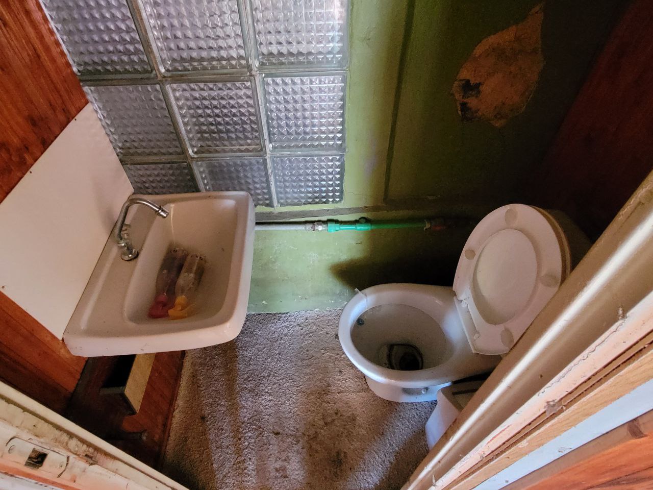 Parduodama rąstinė sodyba Šakių r.sav. , Griškabūdžio k., J. Jablonskio g. 24