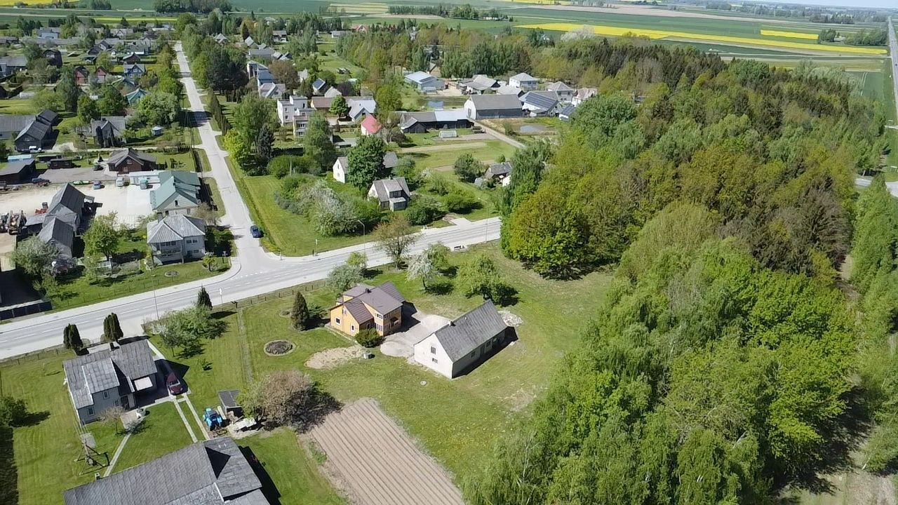 Parduodama rąstinė sodyba Šakių r.sav. , Griškabūdžio k., J. Jablonskio g. 24