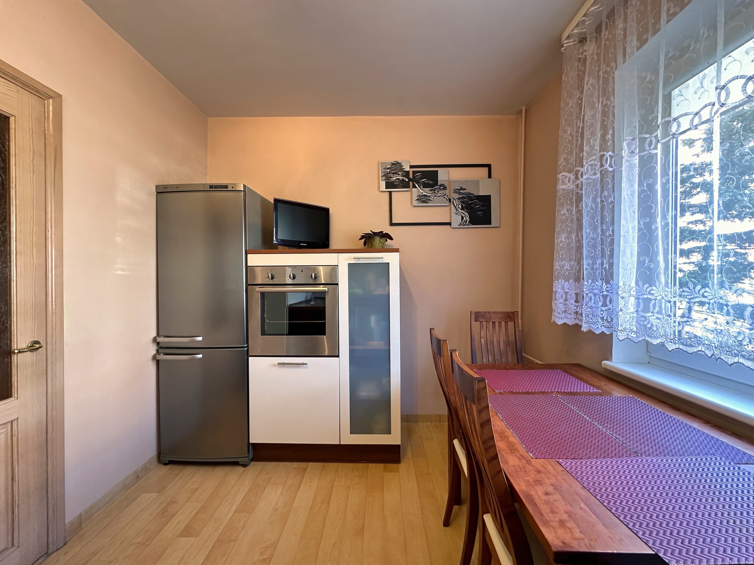 3 kambarių butas su holu Klaipėdoje