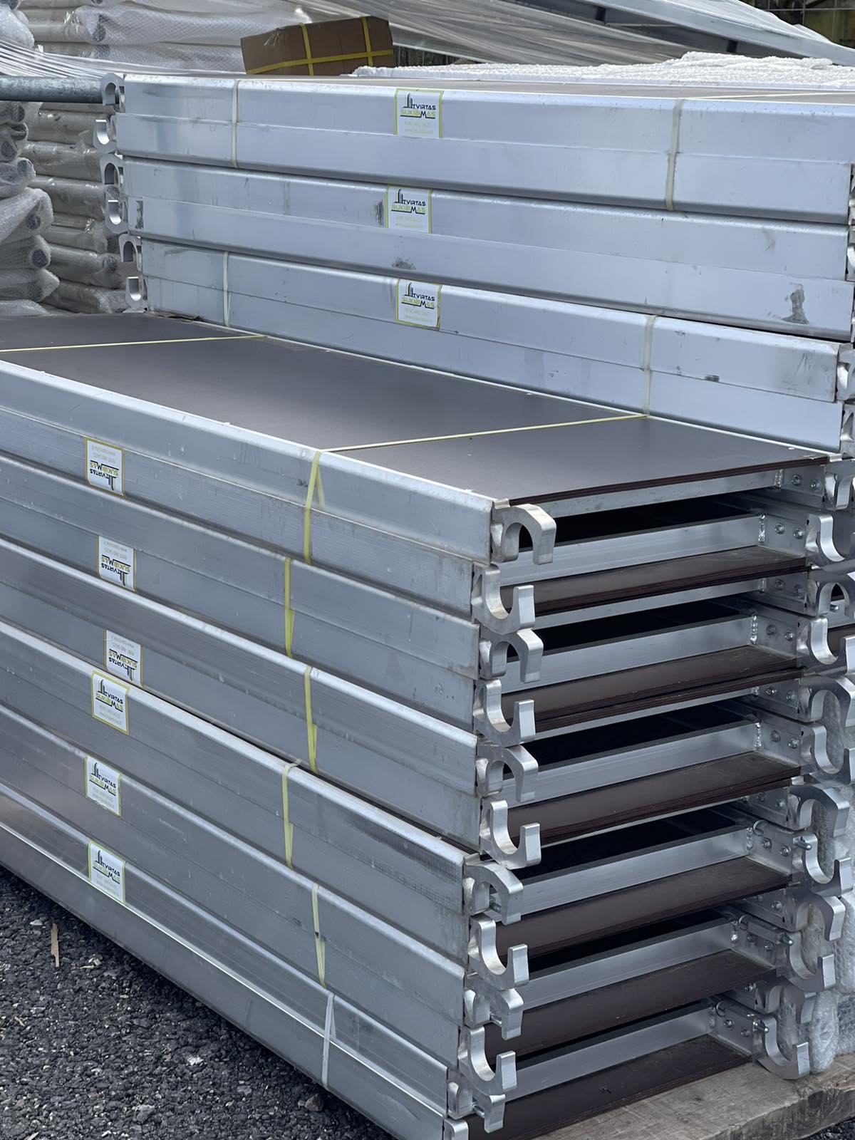 Aliuminio bokšteliai