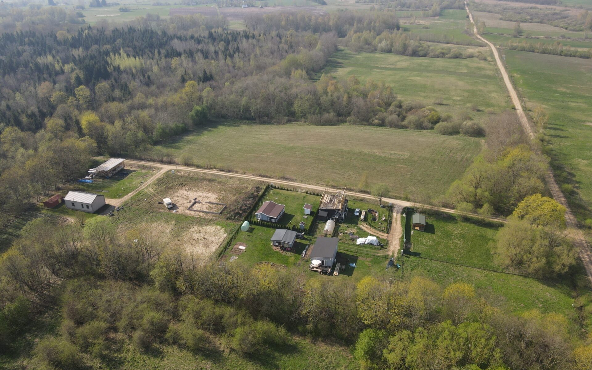 ĮVAIRAUS DIDŽIO ŽEMĖS SKLYPAI GYVENAMIEMS ARBA POILSIO NAMAMS STATYTI, ŠIRVINTŲ R. SAV., JAUNIŪNŲ SEN., JUODĖS K.