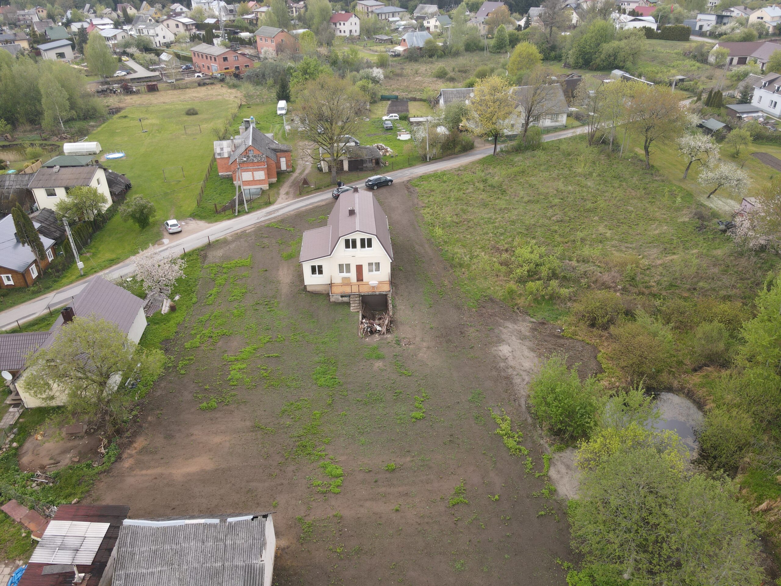 PARDUODAMAS MŪRINIS NAMAS VILNIUJE.