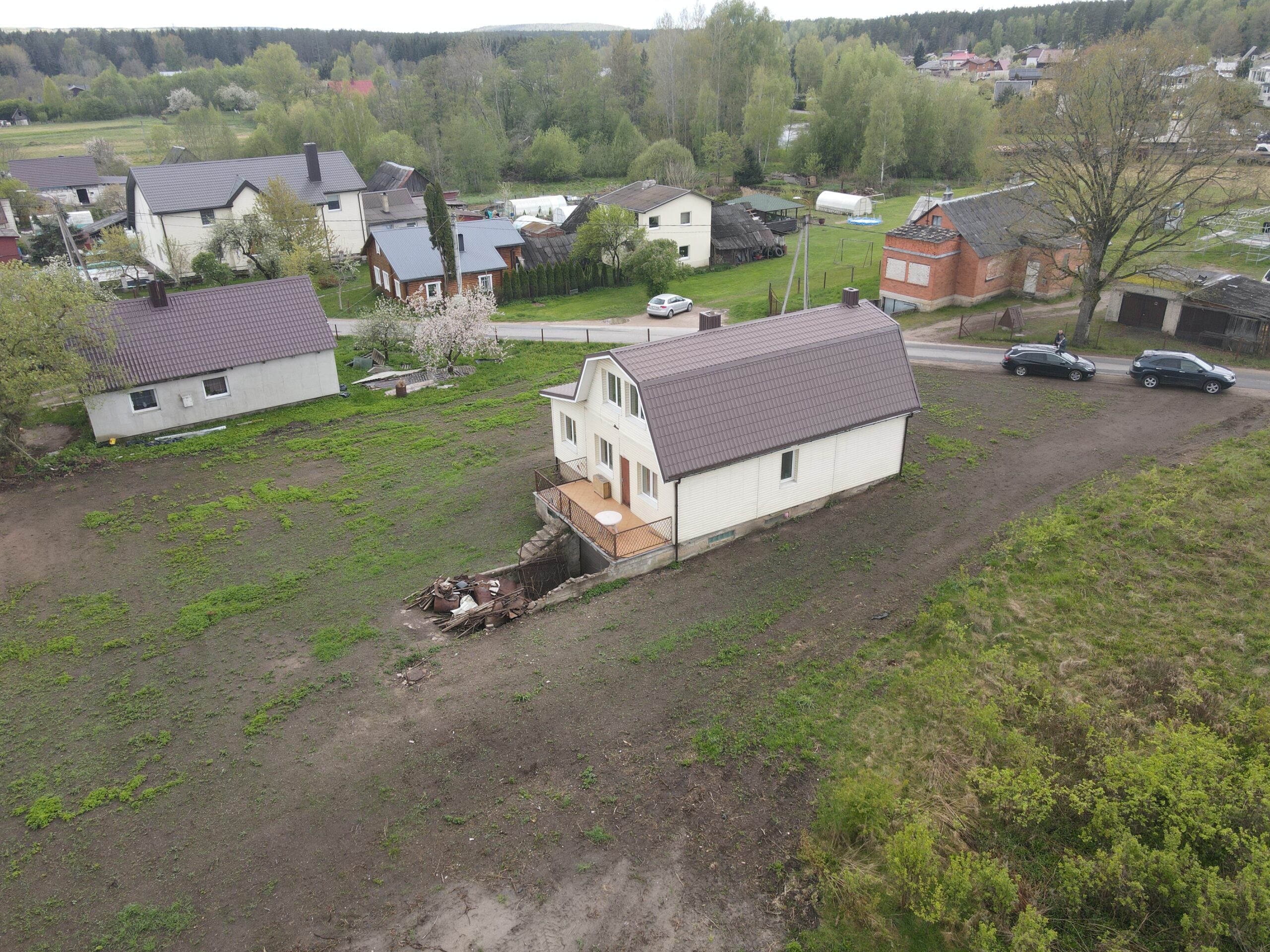 PARDUODAMAS MŪRINIS NAMAS VILNIUJE.