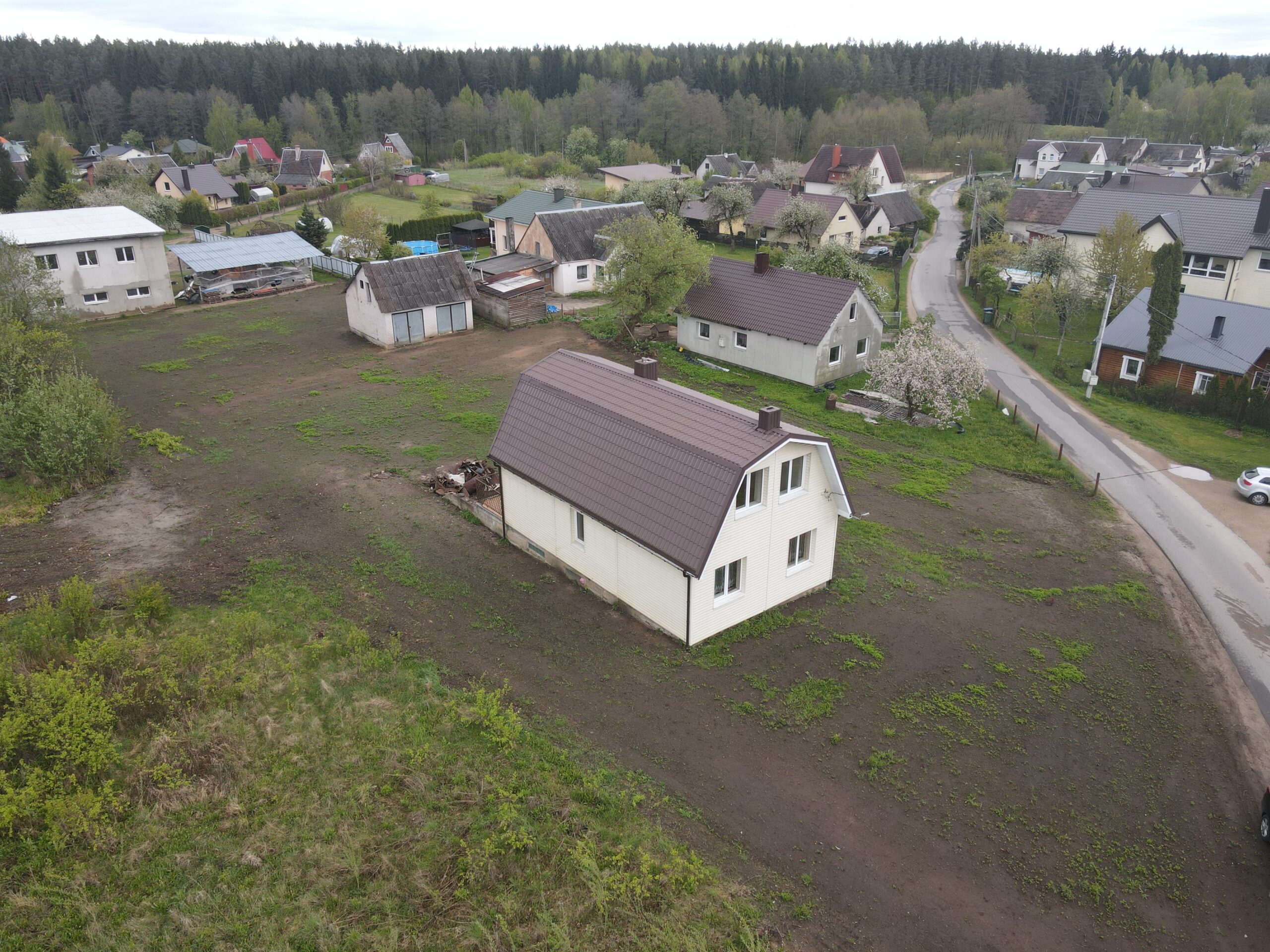 PARDUODAMAS MŪRINIS NAMAS VILNIUJE.