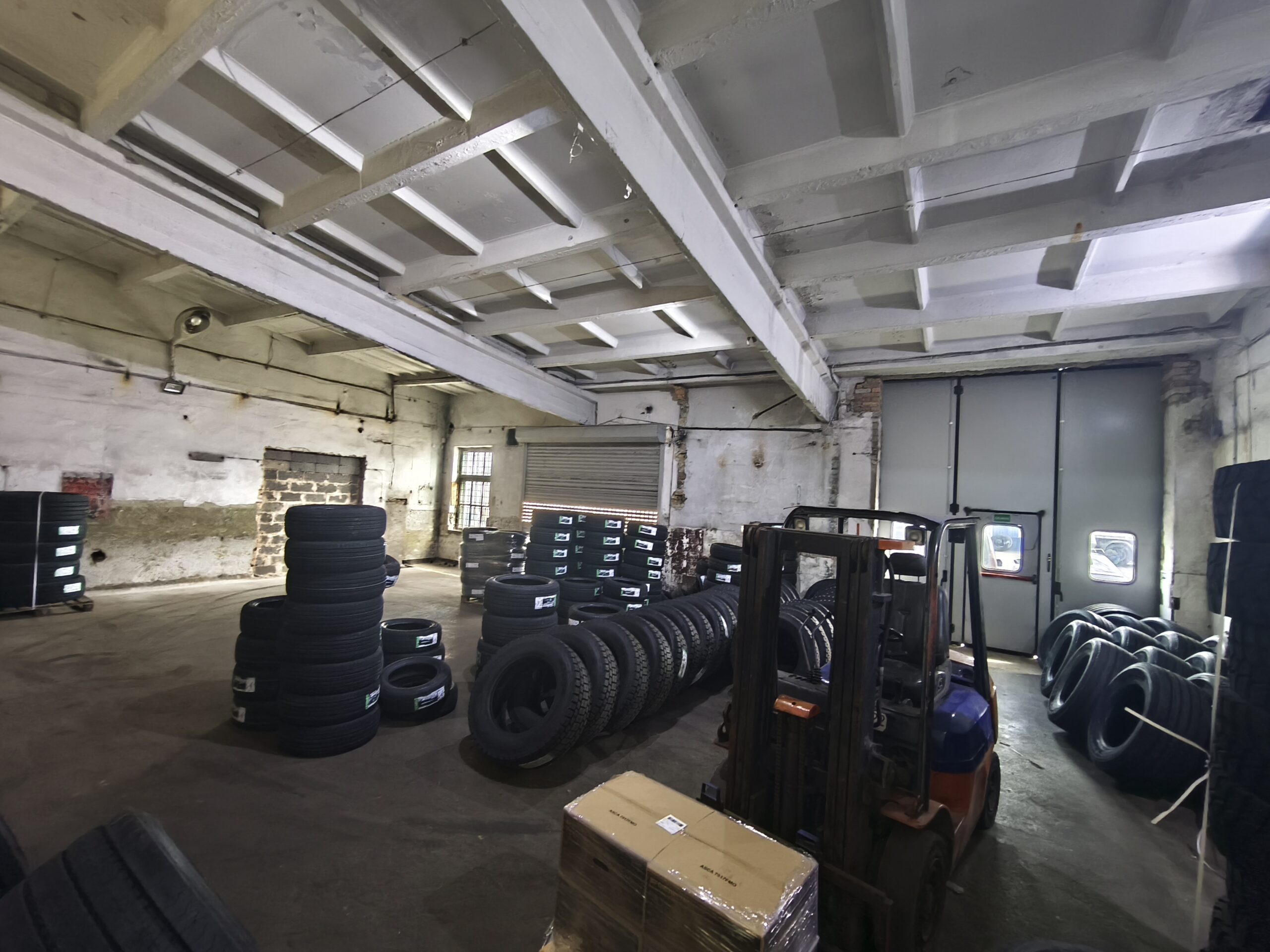 Išnuomojamos Sandėliavimo – Gamybinės – Auto servizui 288 kv patalpos P. Komunos g.