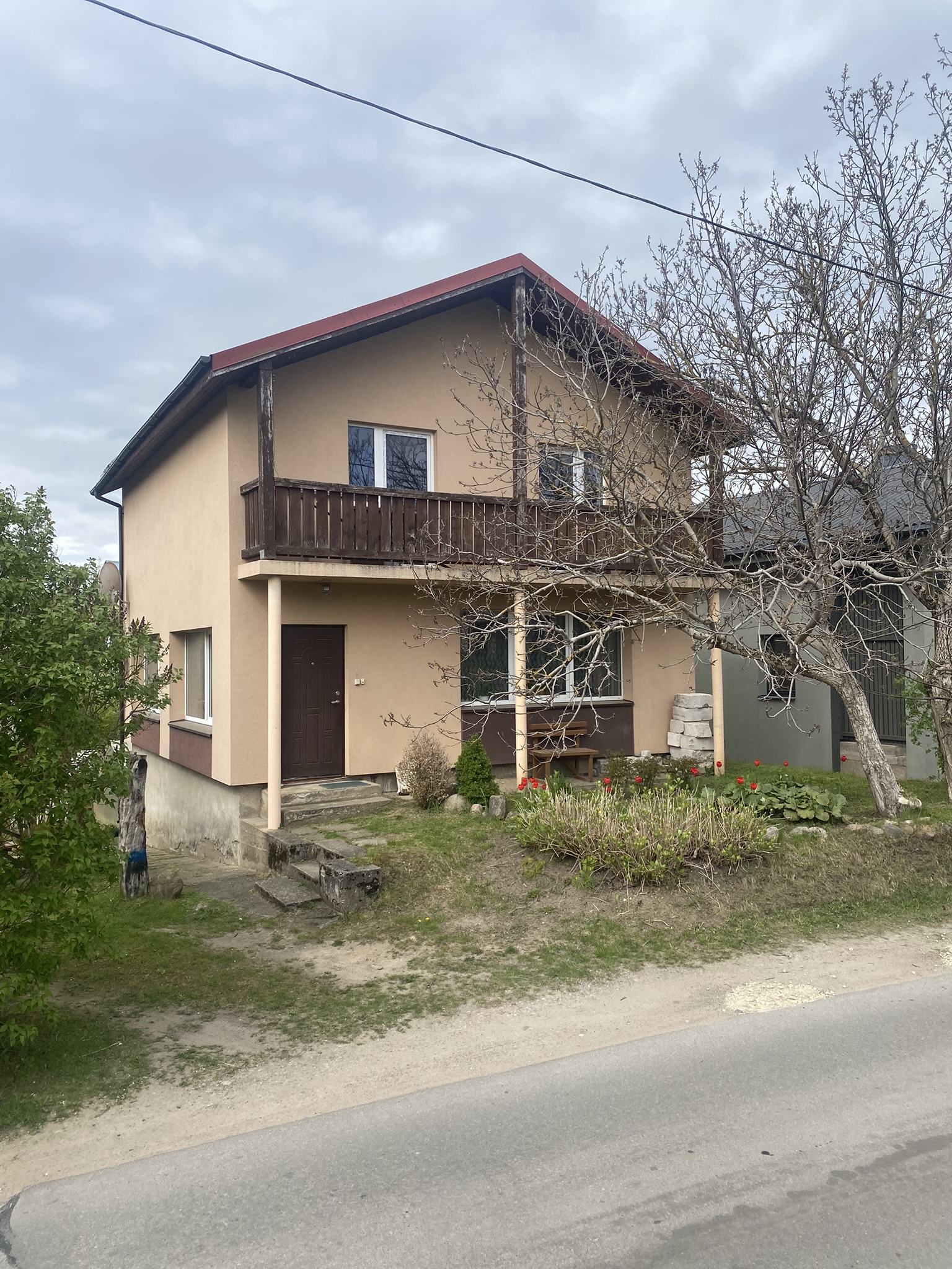 PARDUODAMAS MŪRINIS NAMAS, ŠIAURĖS SODŲ 4-OJI G. 4, VILNIUJE.