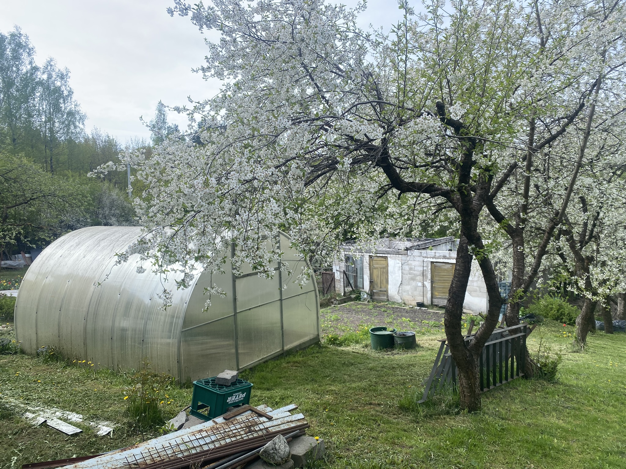 PARDUODAMAS MŪRINIS NAMAS, ŠIAURĖS SODŲ 4-OJI G. 4, VILNIUJE.