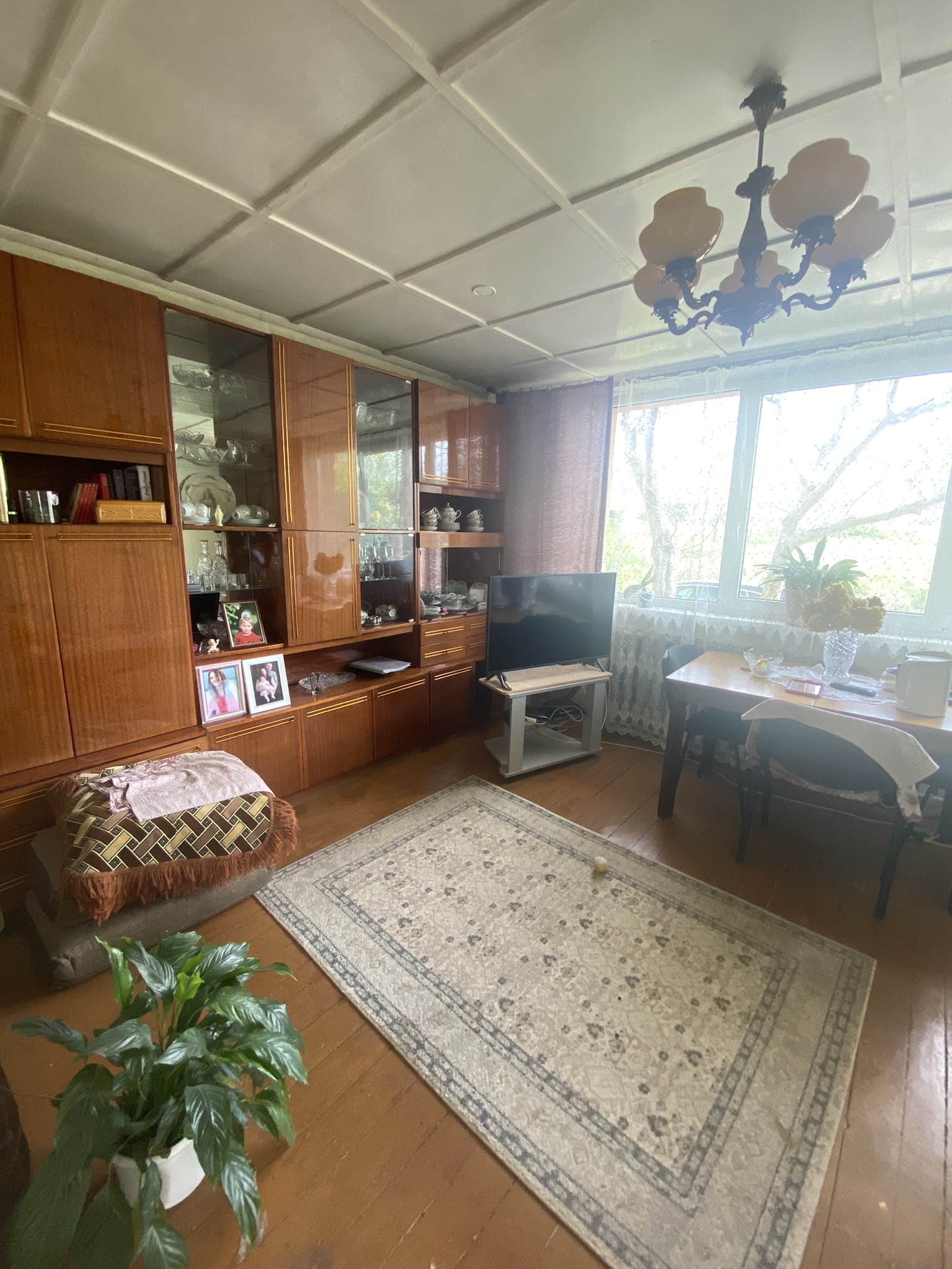 PARDUODAMAS MŪRINIS NAMAS, ŠIAURĖS SODŲ 4-OJI G. 4, VILNIUJE.