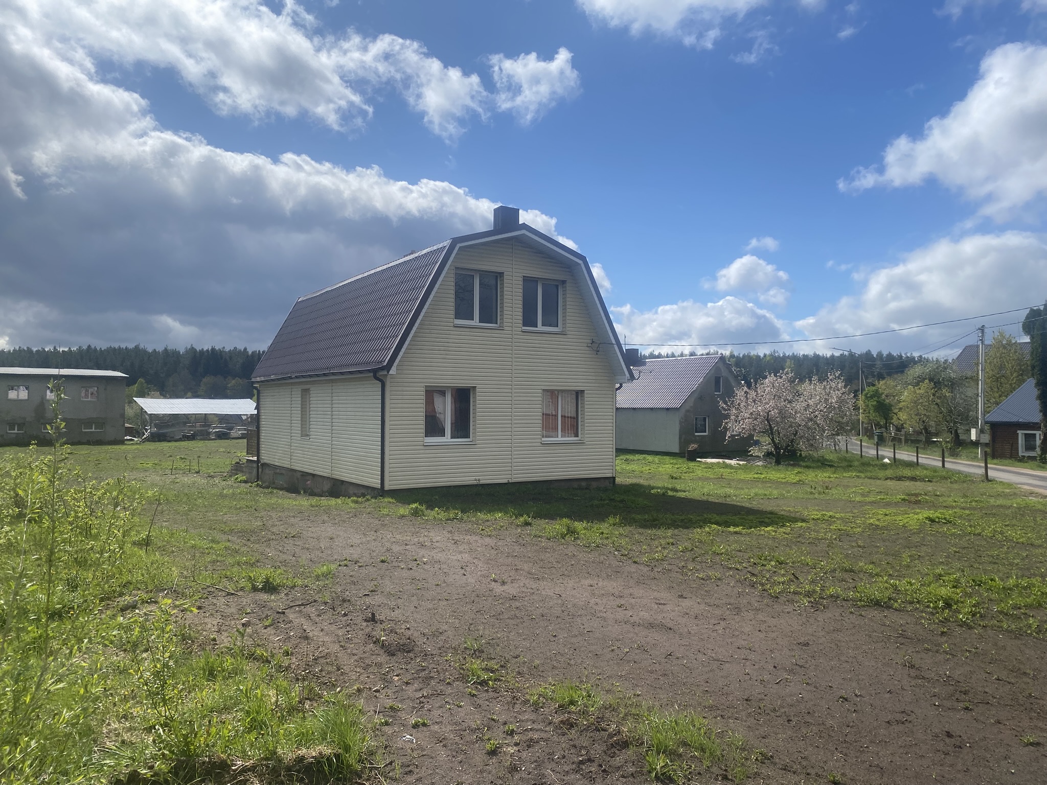 PARDUODAMAS MŪRINIS NAMAS VILNIUJE.