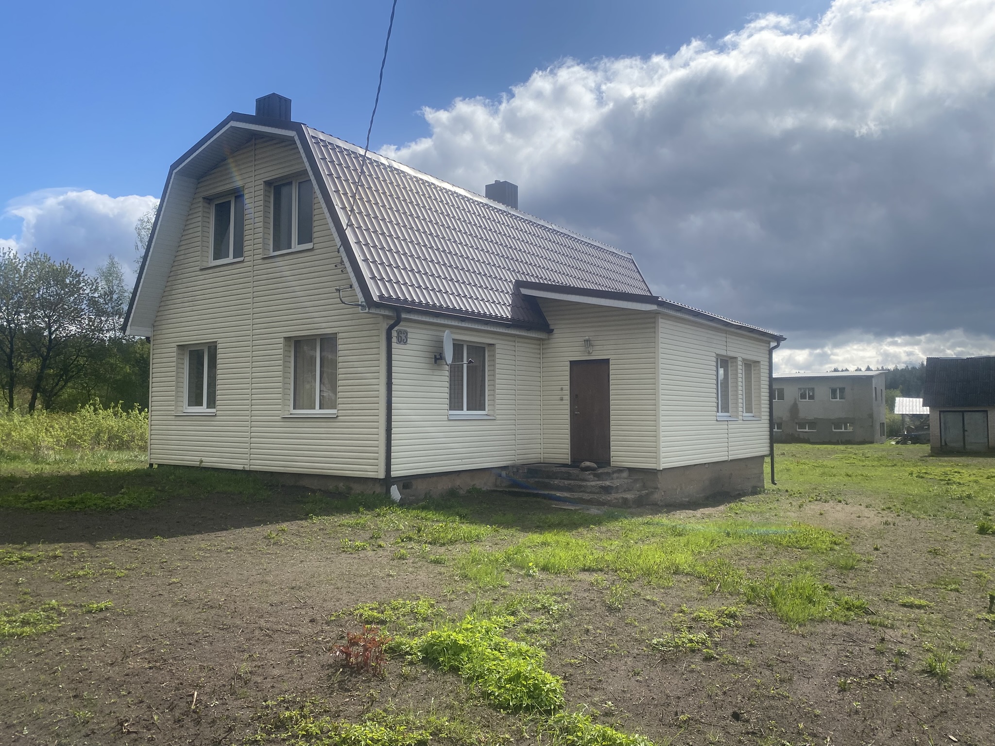 PARDUODAMAS MŪRINIS NAMAS VILNIUJE.