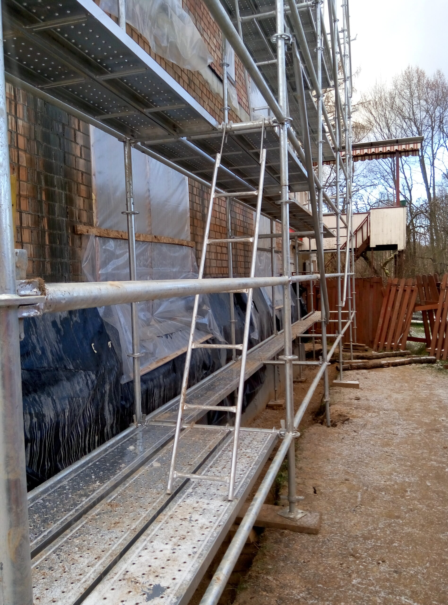 Modulinių pastolių nuoma – greitai ir patikimai