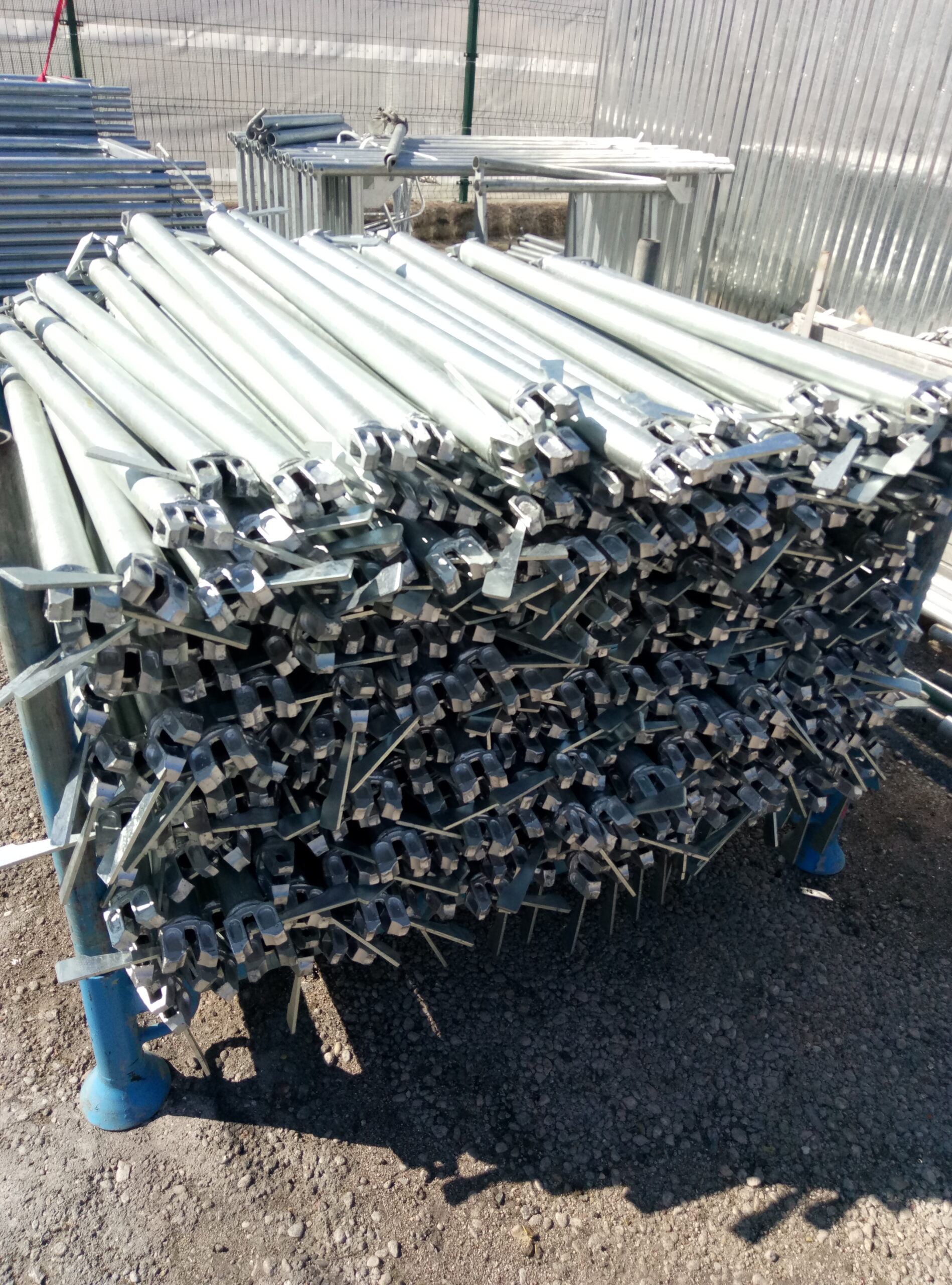 Modulinių pastolių nuoma – greitai ir patikimai