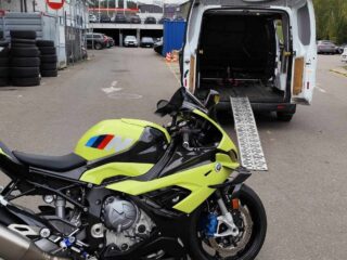 motociklo-pervezimas-mikroautobusu-2