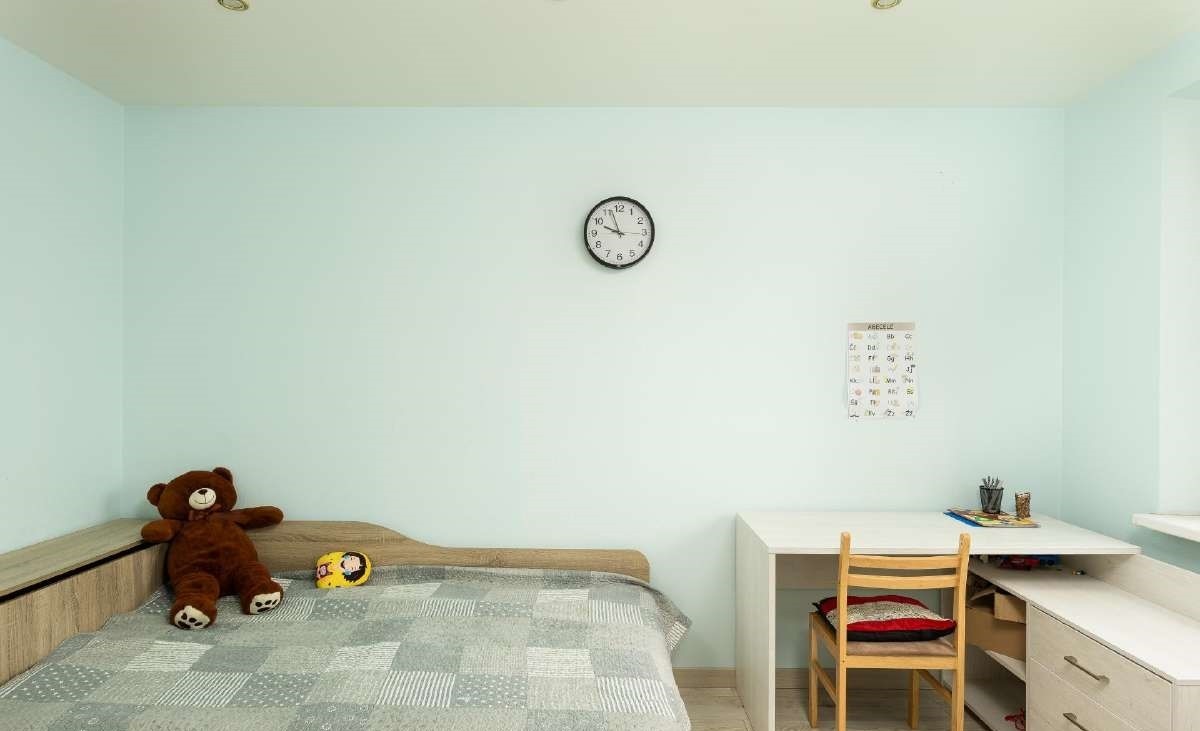 Parduodamas 3 kambarių su holu, 78 kv.m butas Varpų gatvėje, Klaipėdoje.