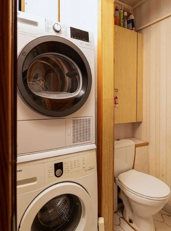 Parduodamas 3 kambarių su holu, 78 kv.m butas Varpų gatvėje, Klaipėdoje.