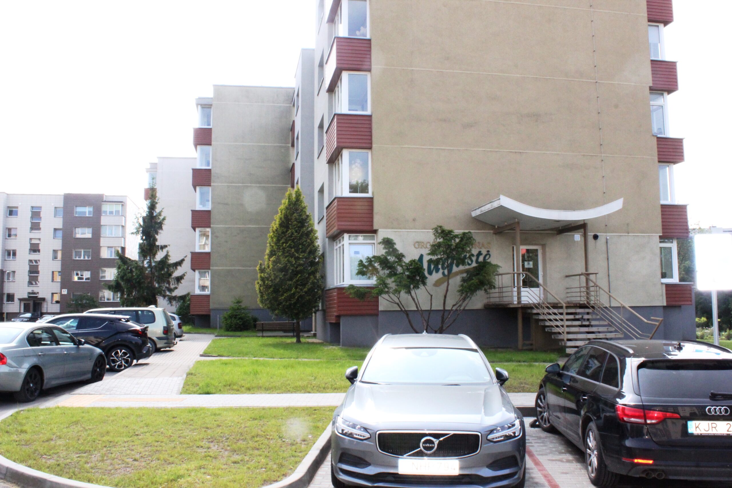 Parduodamas 1 kambario butas