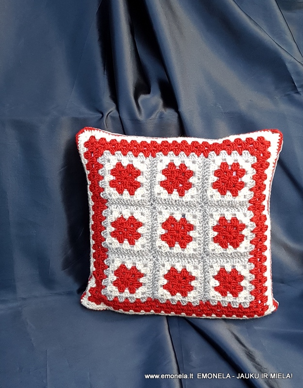 Pagalvėlės dekoratyvinės MOČIUTĖS KVADRATUKAI