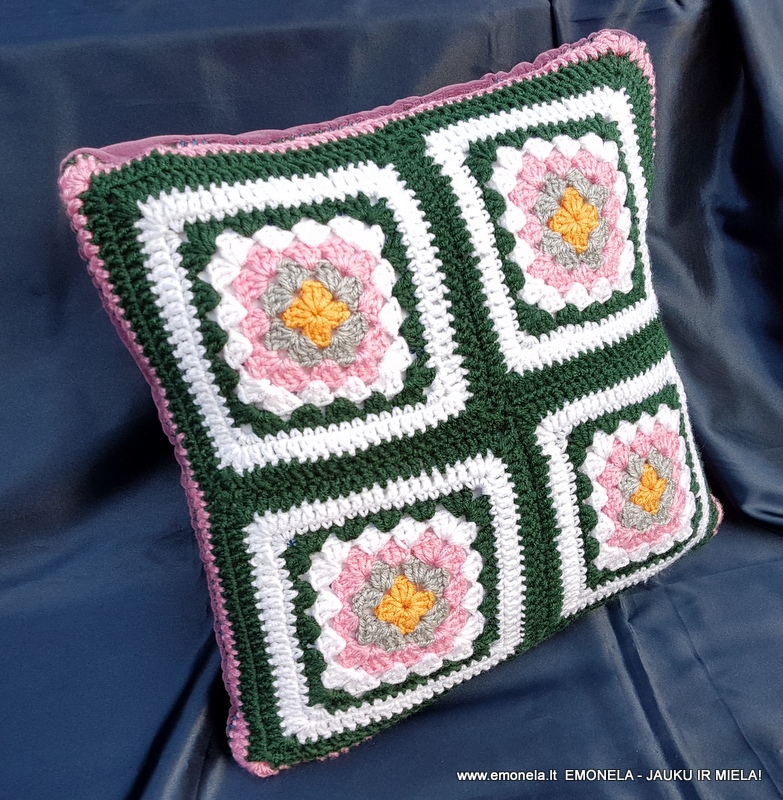 Pagalvėlės dekoratyvinės MOČIUTĖS KVADRATUKAI