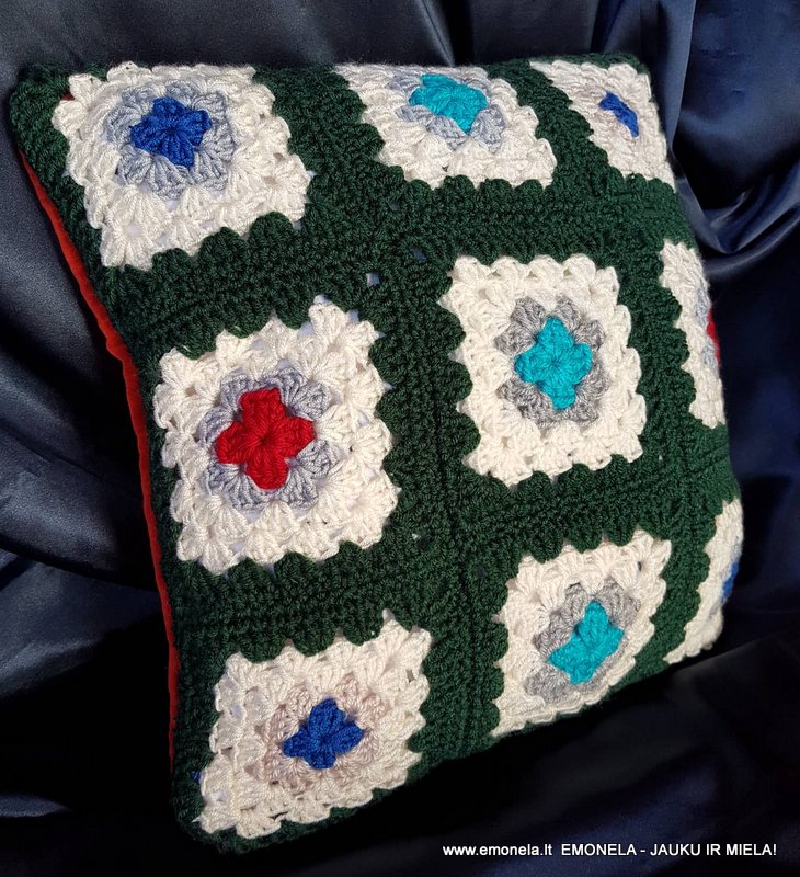 Pagalvėlės dekoratyvinės MOČIUTĖS KVADRATUKAI