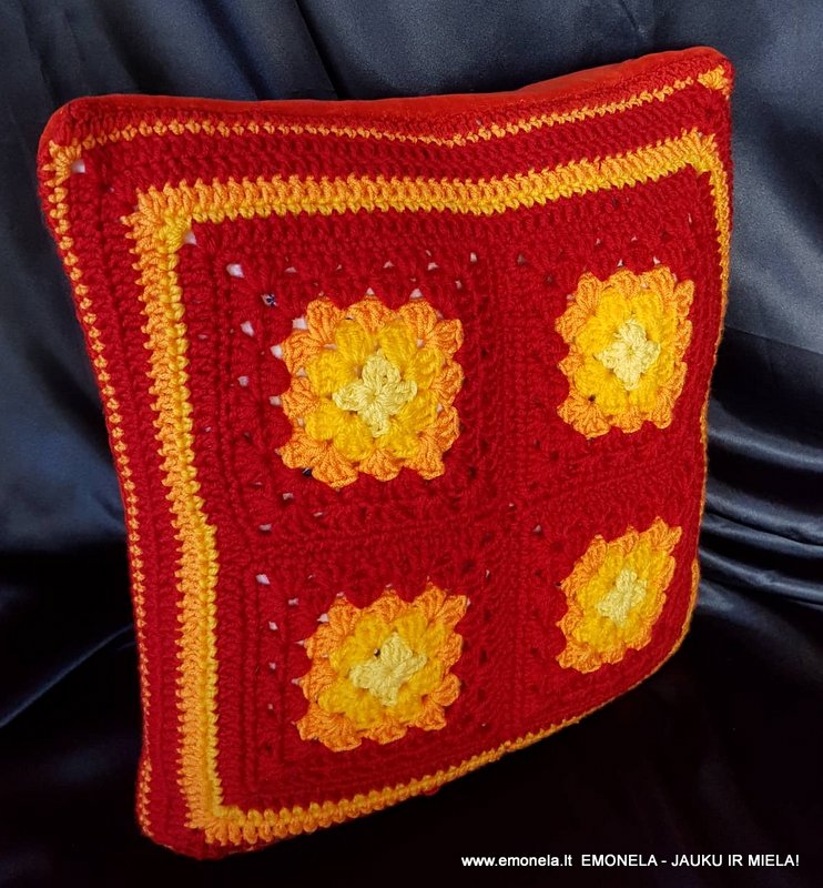 Pagalvėlės dekoratyvinės MOČIUTĖS KVADRATUKAI