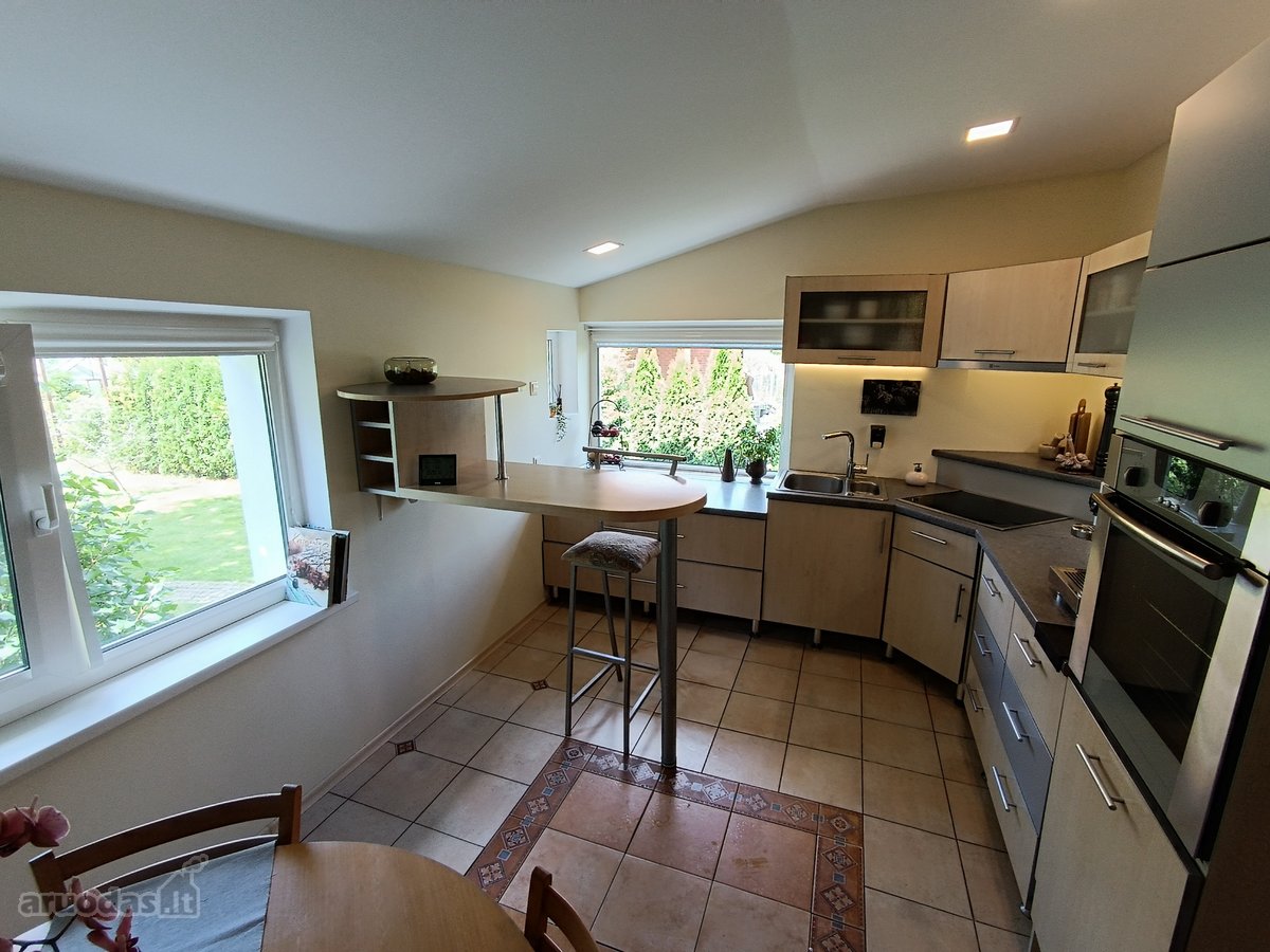 Parduodamas jaukus 4 kambarių mūrinis namas šalia miško Balsiuose (Vilnius)