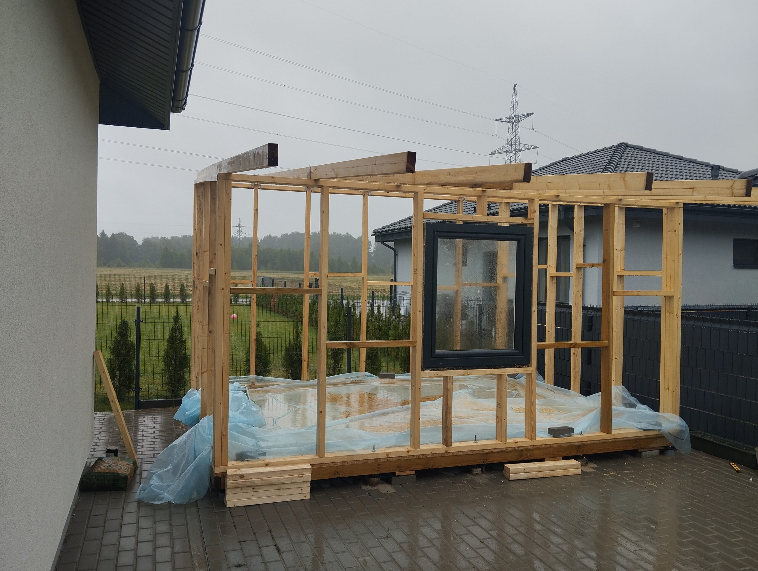 Staliaus darbai, tvorų dažymas