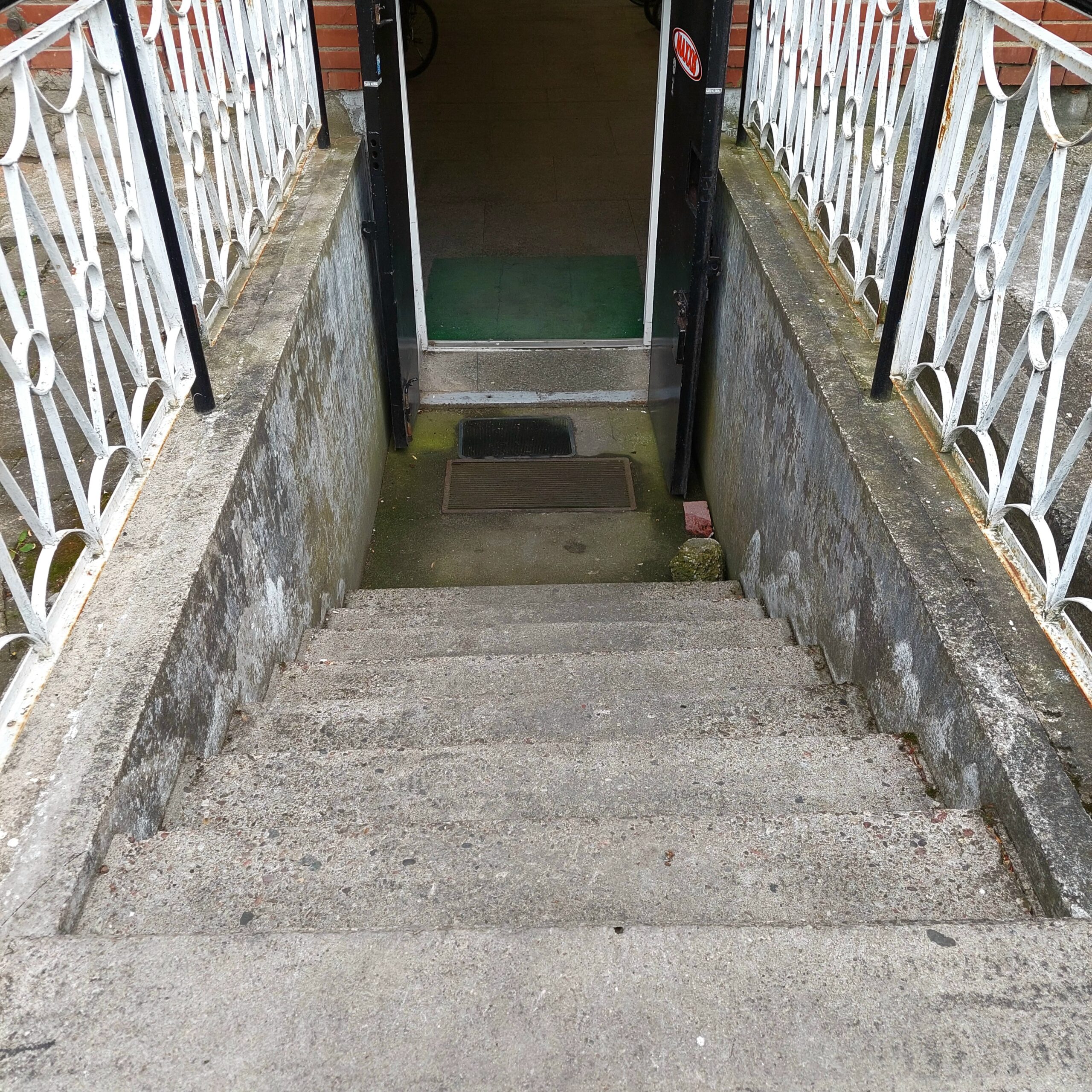 Parduodamos patalpos šalia AKROPOLIO