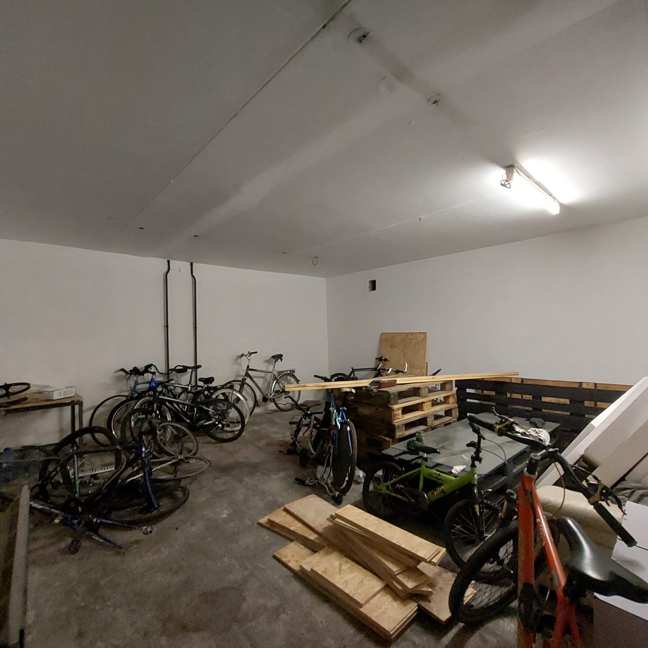 Parduodamos patalpos šalia AKROPOLIO