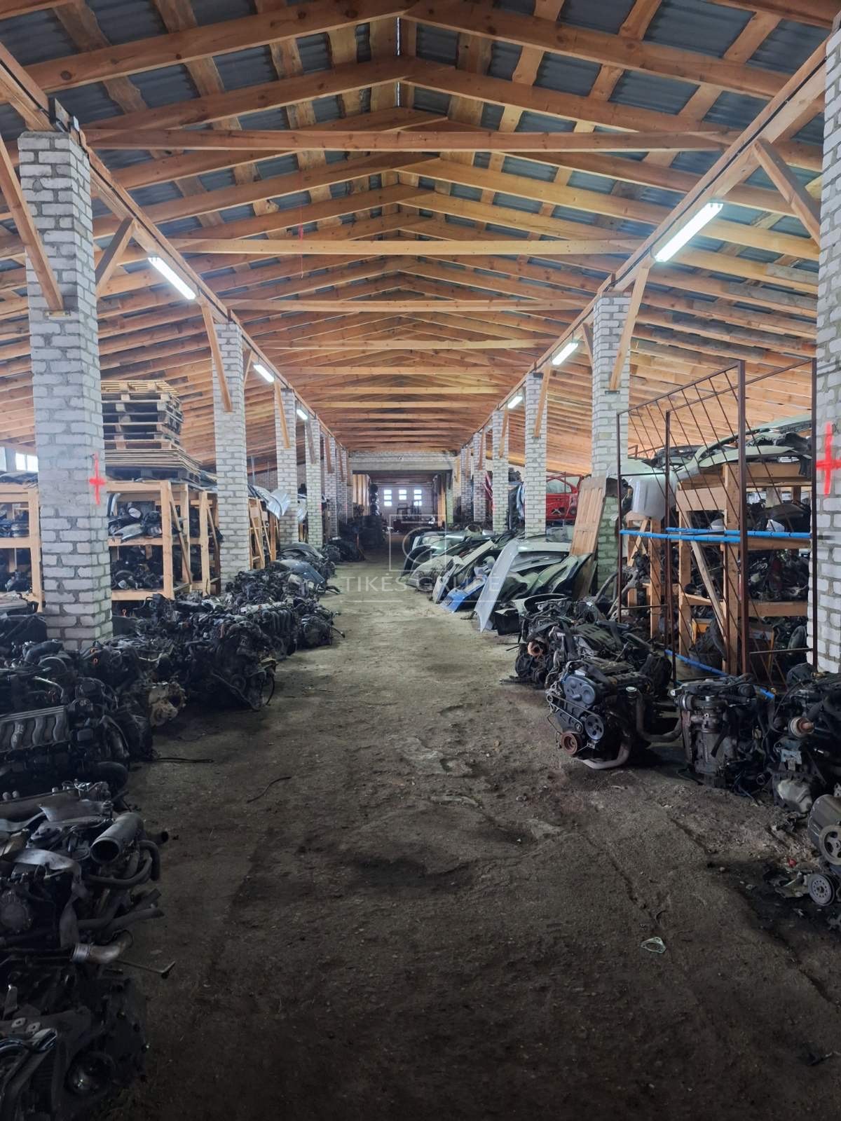 Parduodamas autolaužynas