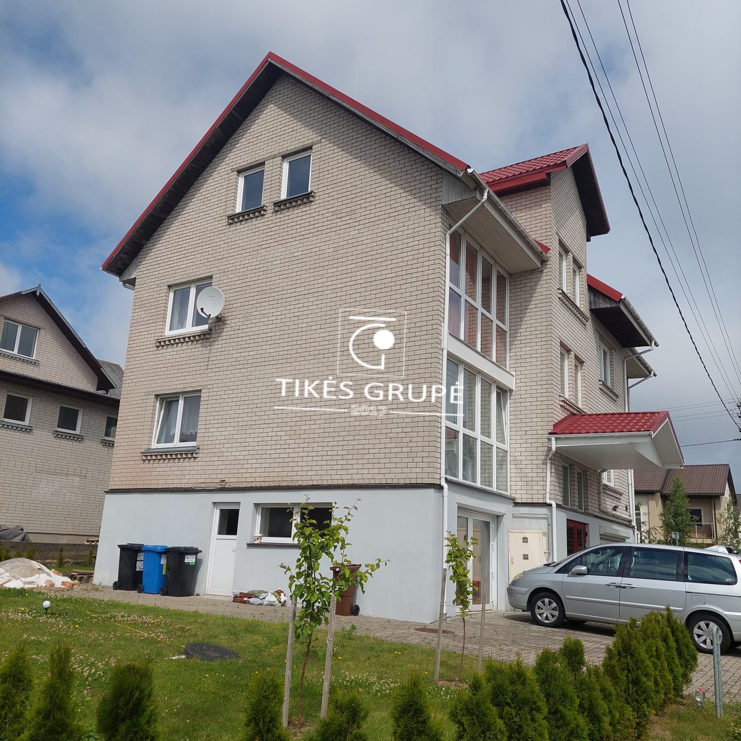 Mažajame kaimelyje parduodamas erdvus namas