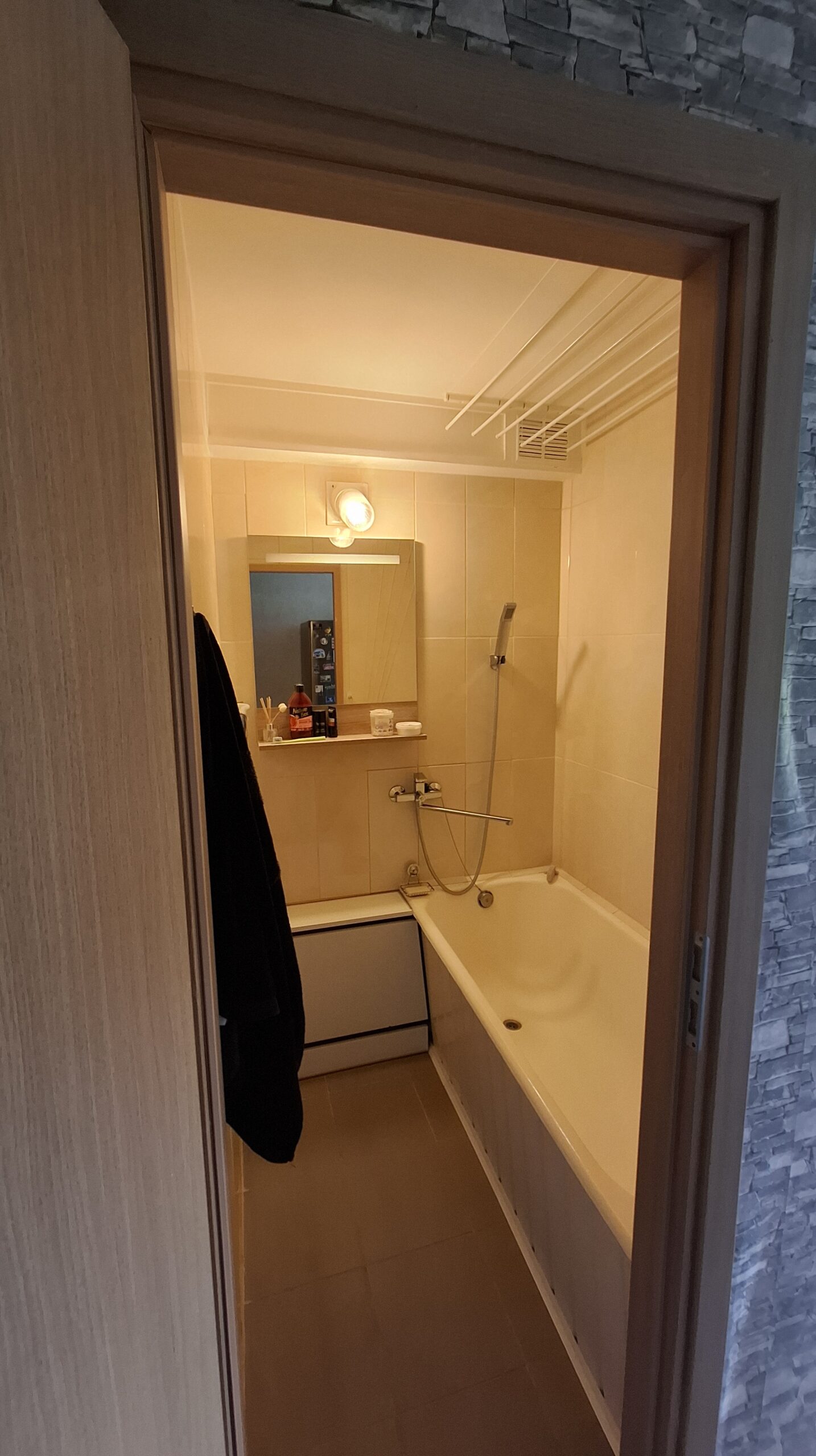 Parduodamas 1 kambario butas