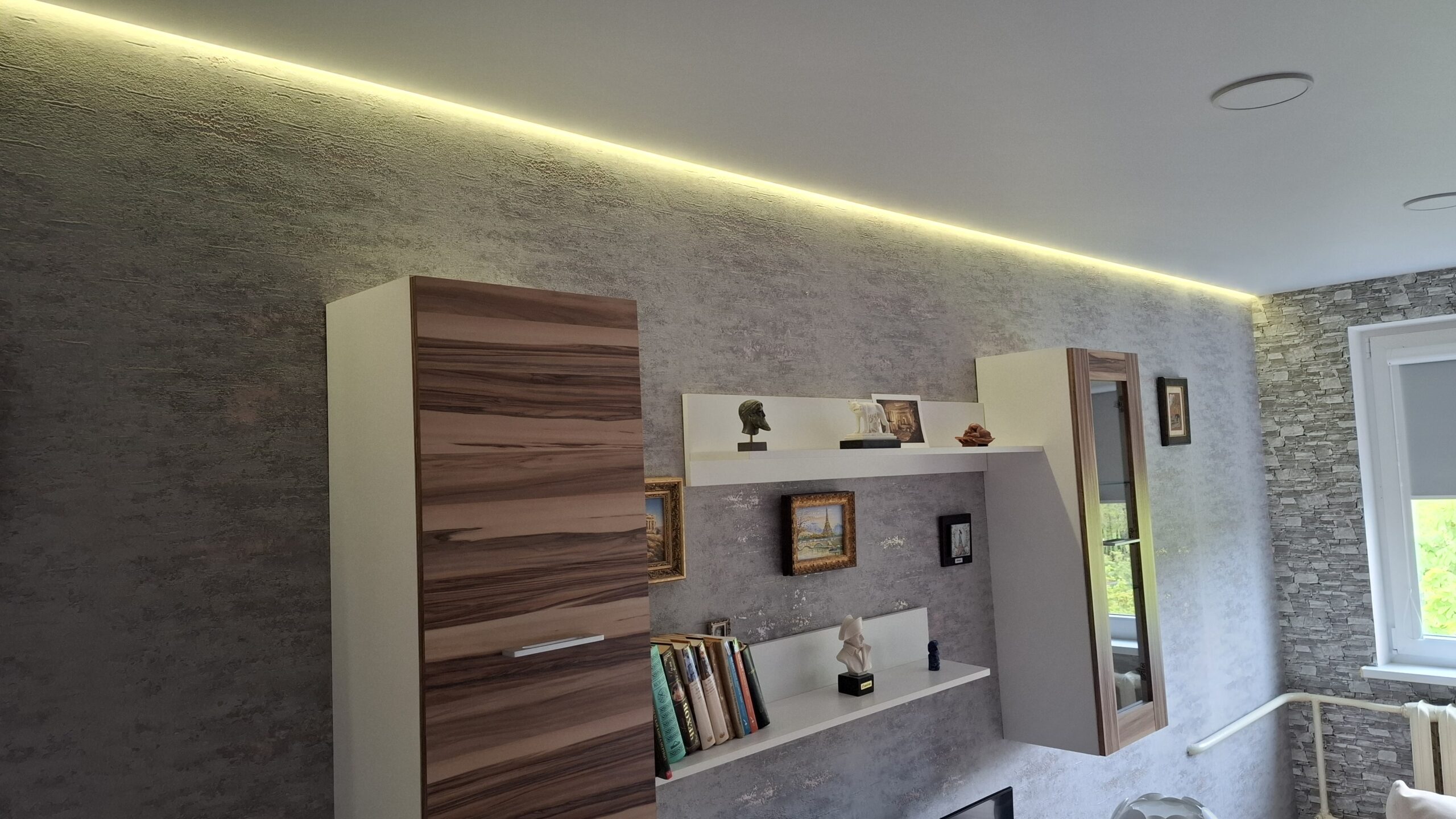 Parduodamas 1 kambario butas