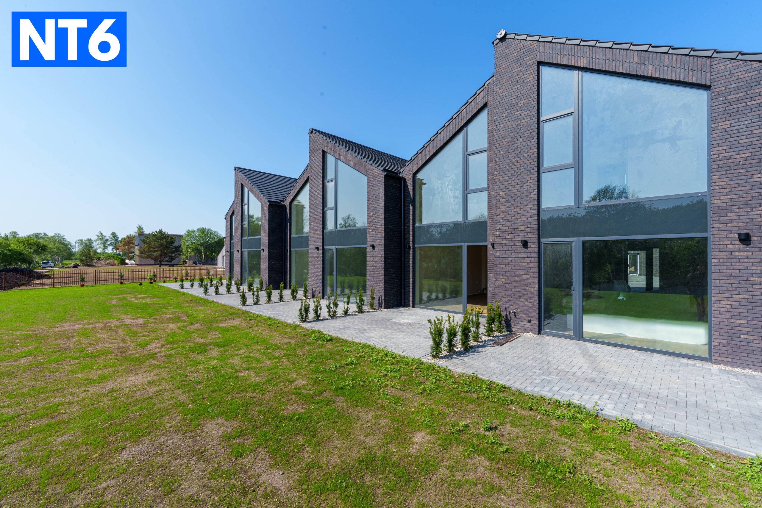 IŠSKIRTINIAI KOTEDŽAI ŠVENTOJOJE ŠALIA UPĖS