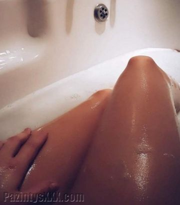 Maloni mergina priimtų į svečius