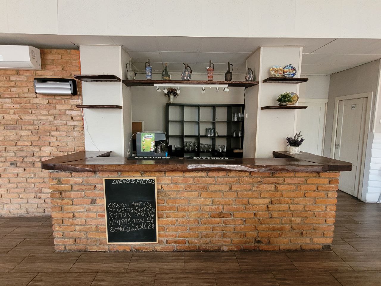 Puikiai įrengtos kavinės patalpos Klaipėdoje