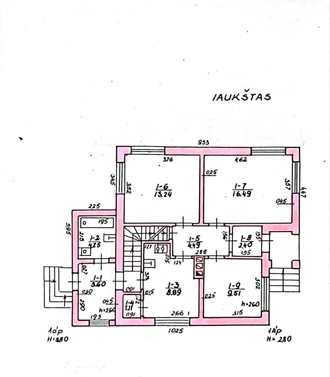 Parduodamas erdvus namas