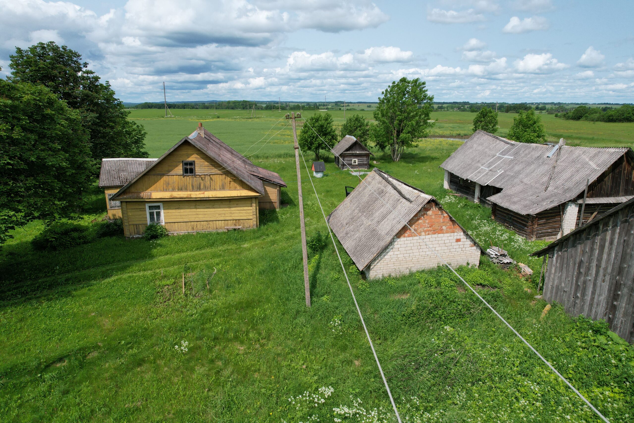 PARDUODAMA GRAŽI, TVARKINGA SODYBA