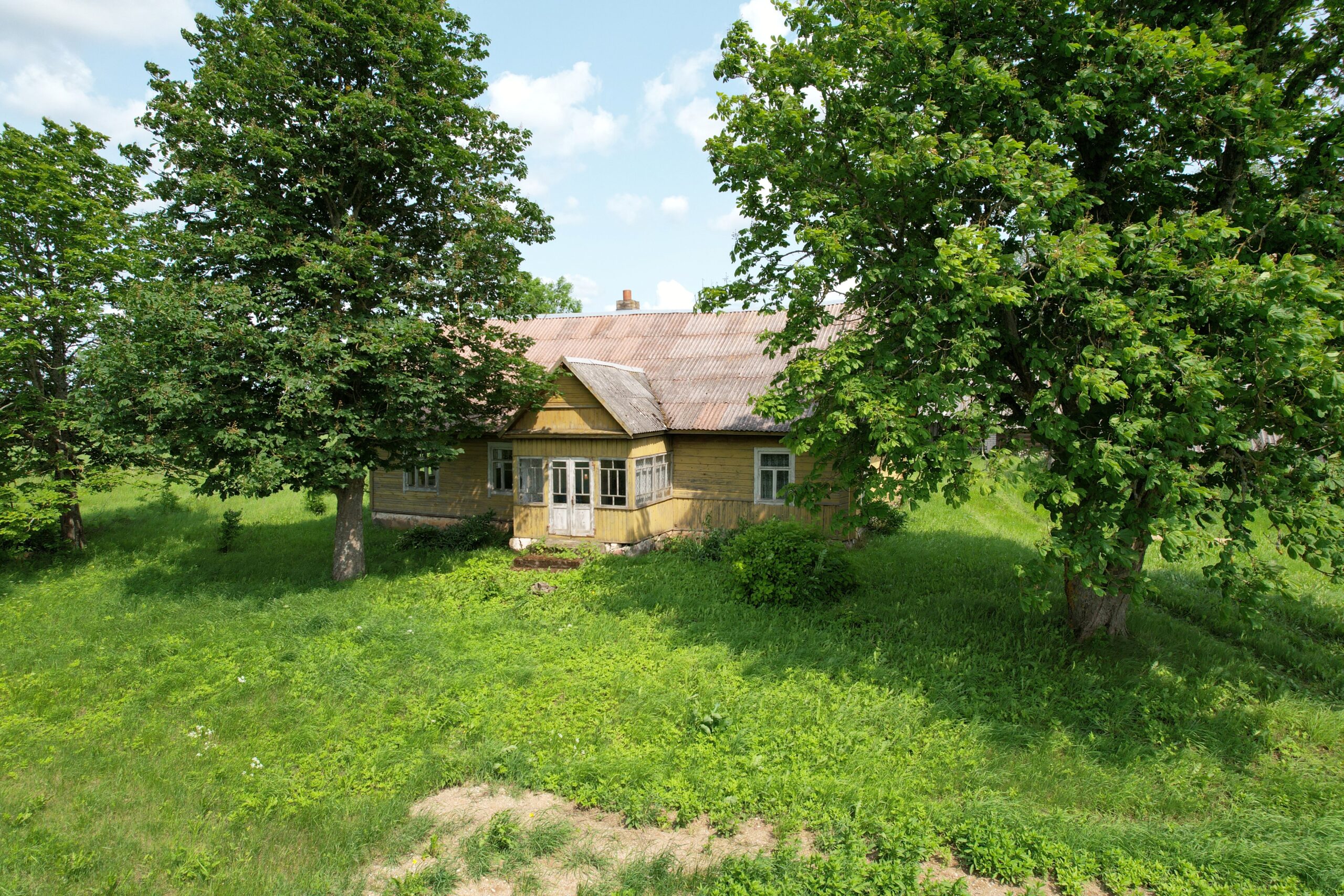 PARDUODAMA GRAŽI, TVARKINGA SODYBA