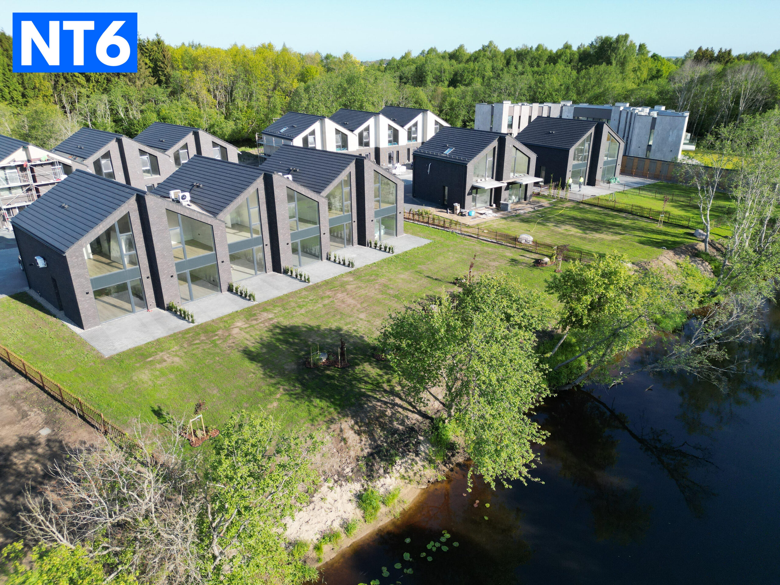 IŠSKIRTINIAI KOTEDŽAI ŠVENTOJOJE ŠALIA UPĖS