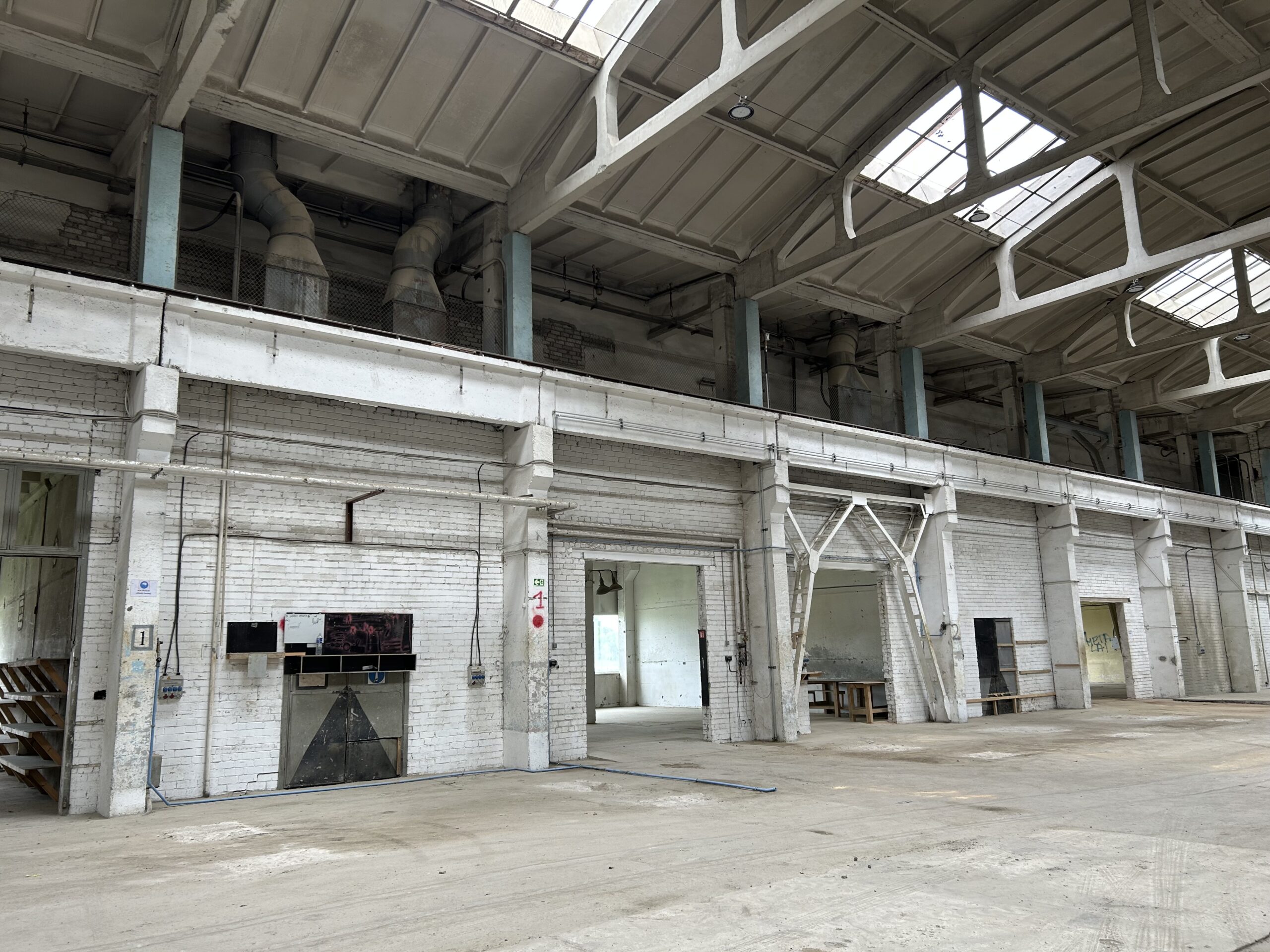 Išnuomojamos 2260 kv.m. Gamybos ir sandėliavimo patalpos Šilutės pl. Klaipėda