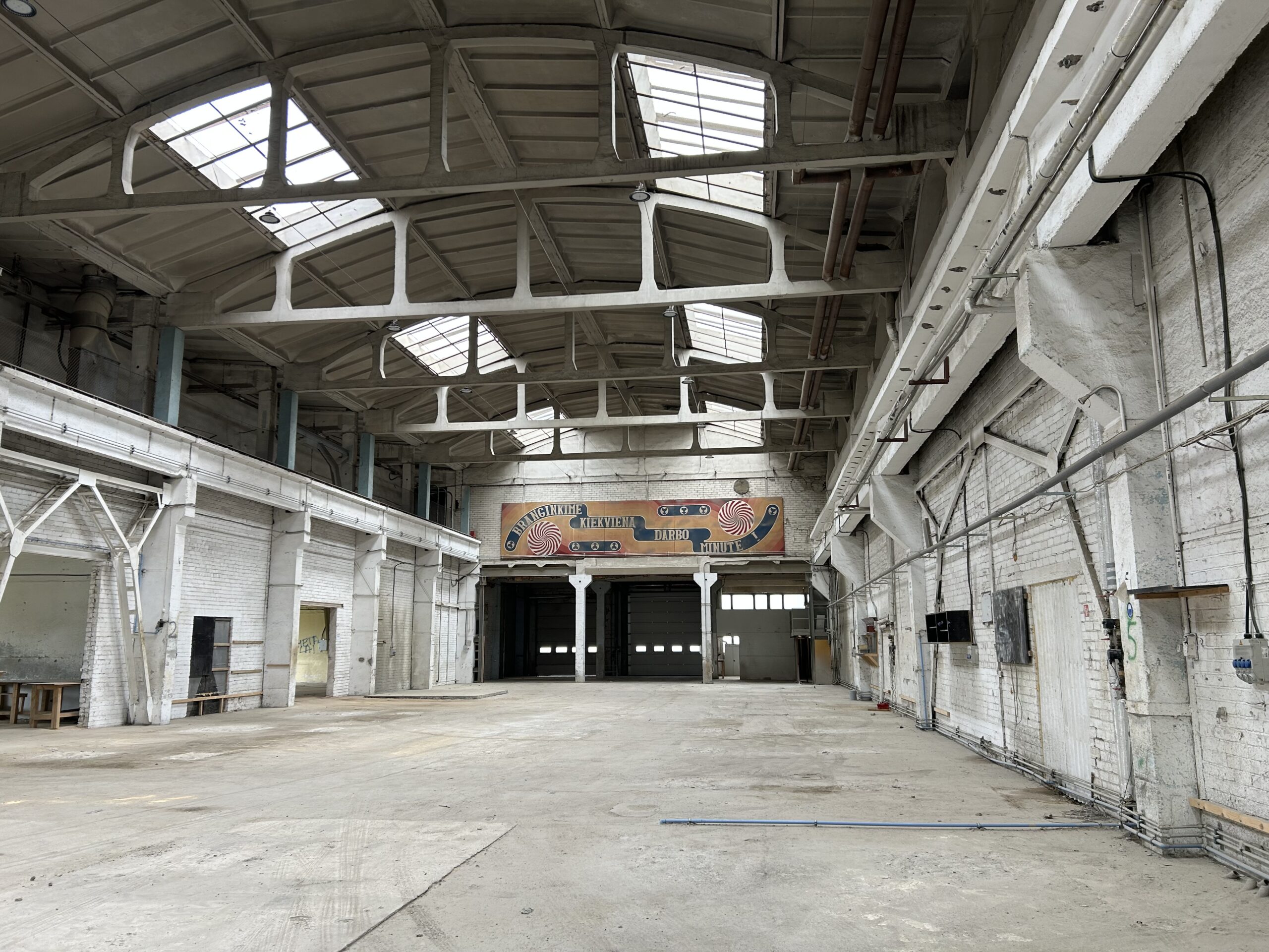 Išnuomojamos 2260 kv.m. Gamybos ir sandėliavimo patalpos Šilutės pl. Klaipėda