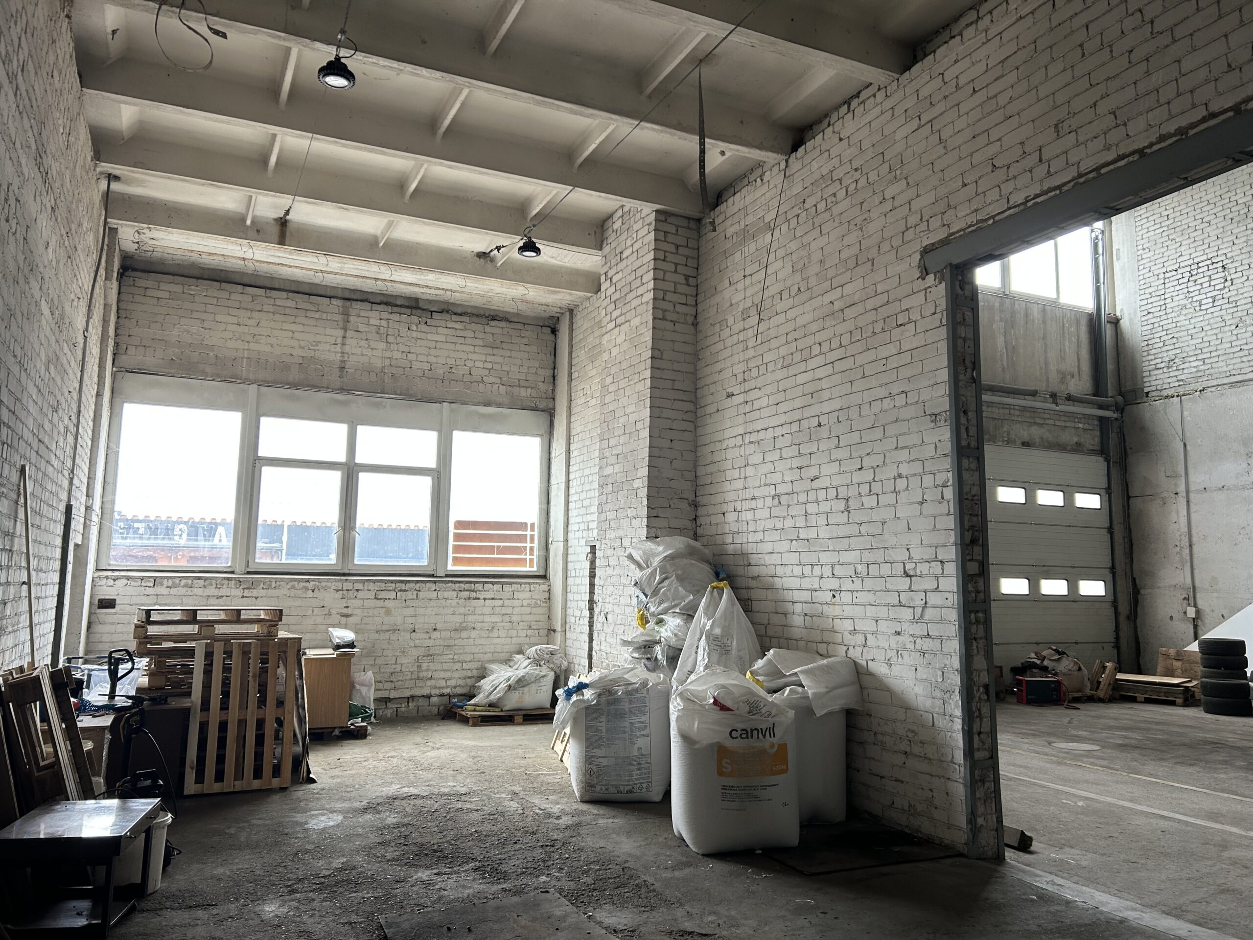 Išnuomojamos 2260 kv.m. Gamybos ir sandėliavimo patalpos Šilutės pl. Klaipėda