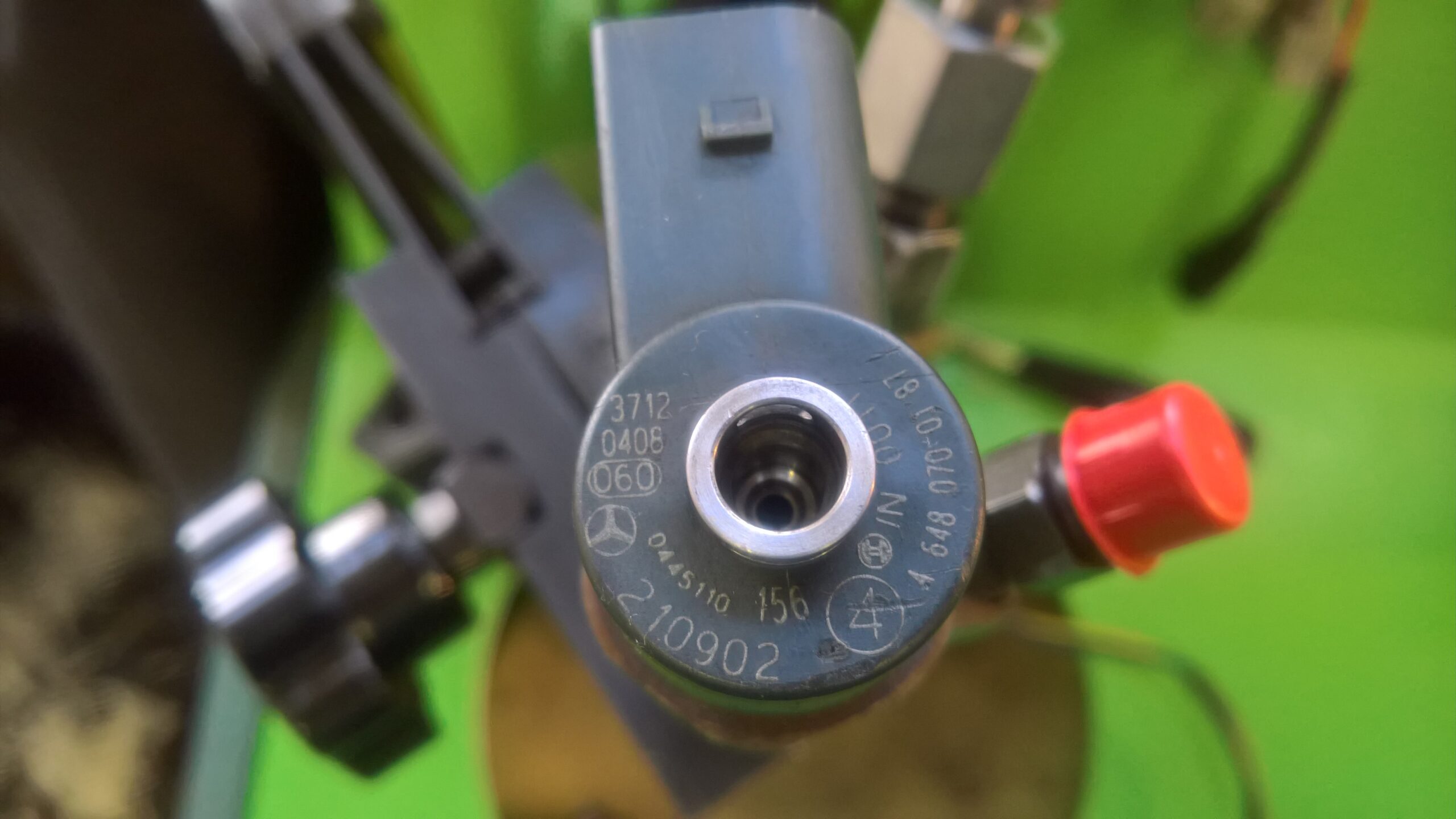 Kuro purkštukas Mercedes-E200, E220, E270, E320, S320. 0445110156 (0986435135)