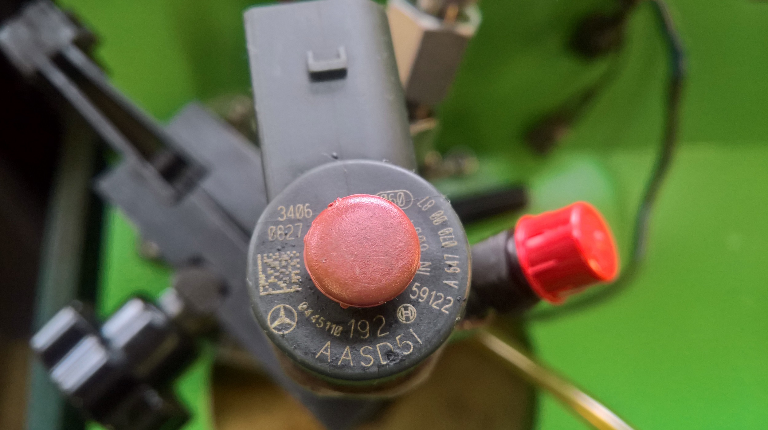 Kuro purkštukai Mercedes-E320,Viano,Vito . 0445110192