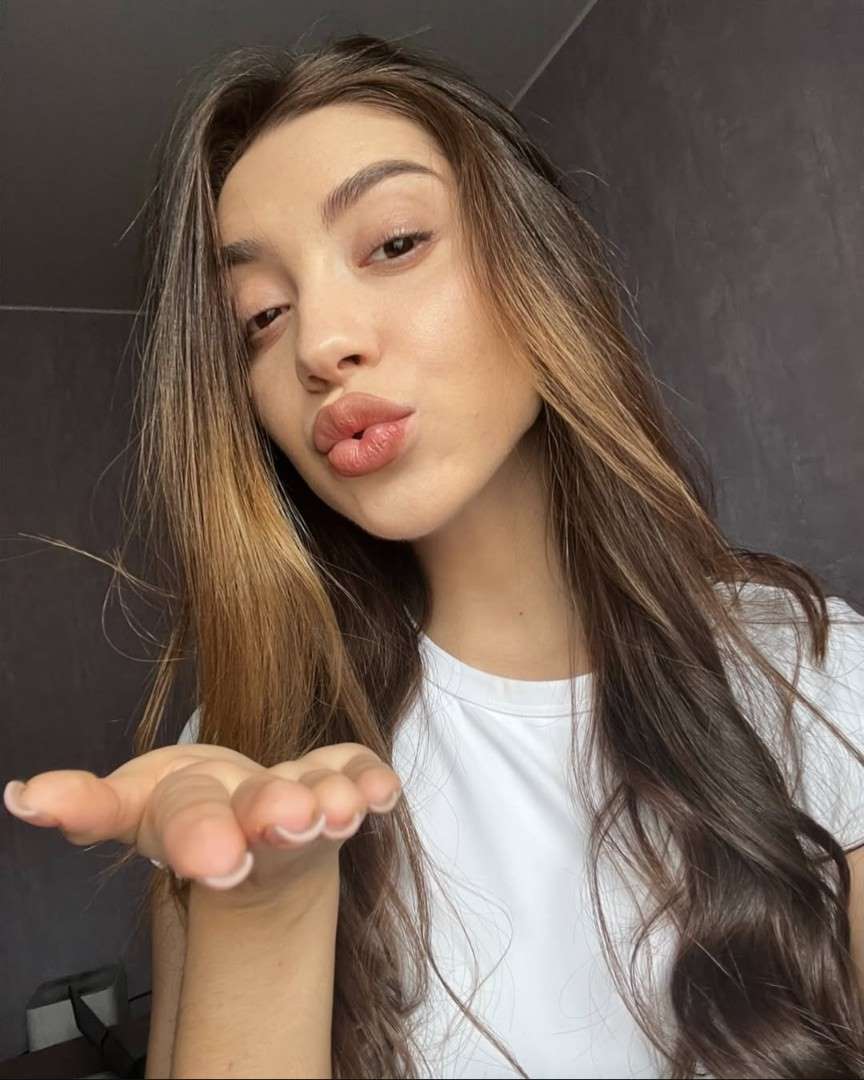 Mergina ieško vaikino – tavo svajonė.