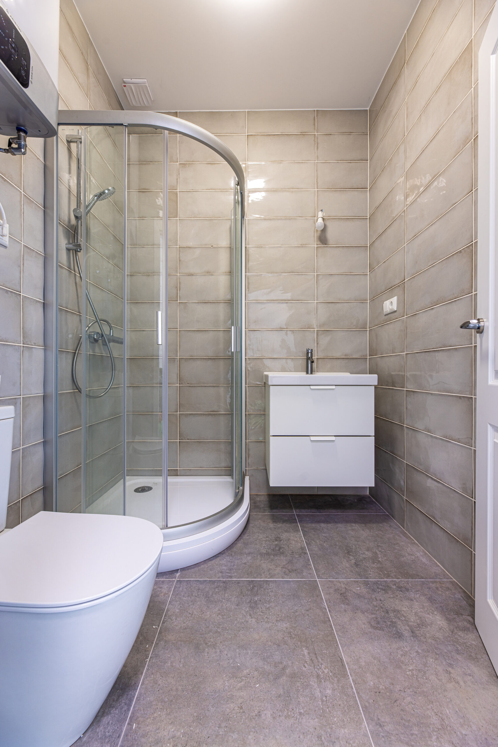 Parduodami butai Šventojoje !!! Šventojoje, naujos 25 – 67 kv. m. butų erdvės 1 – 2 – 3 kambarių