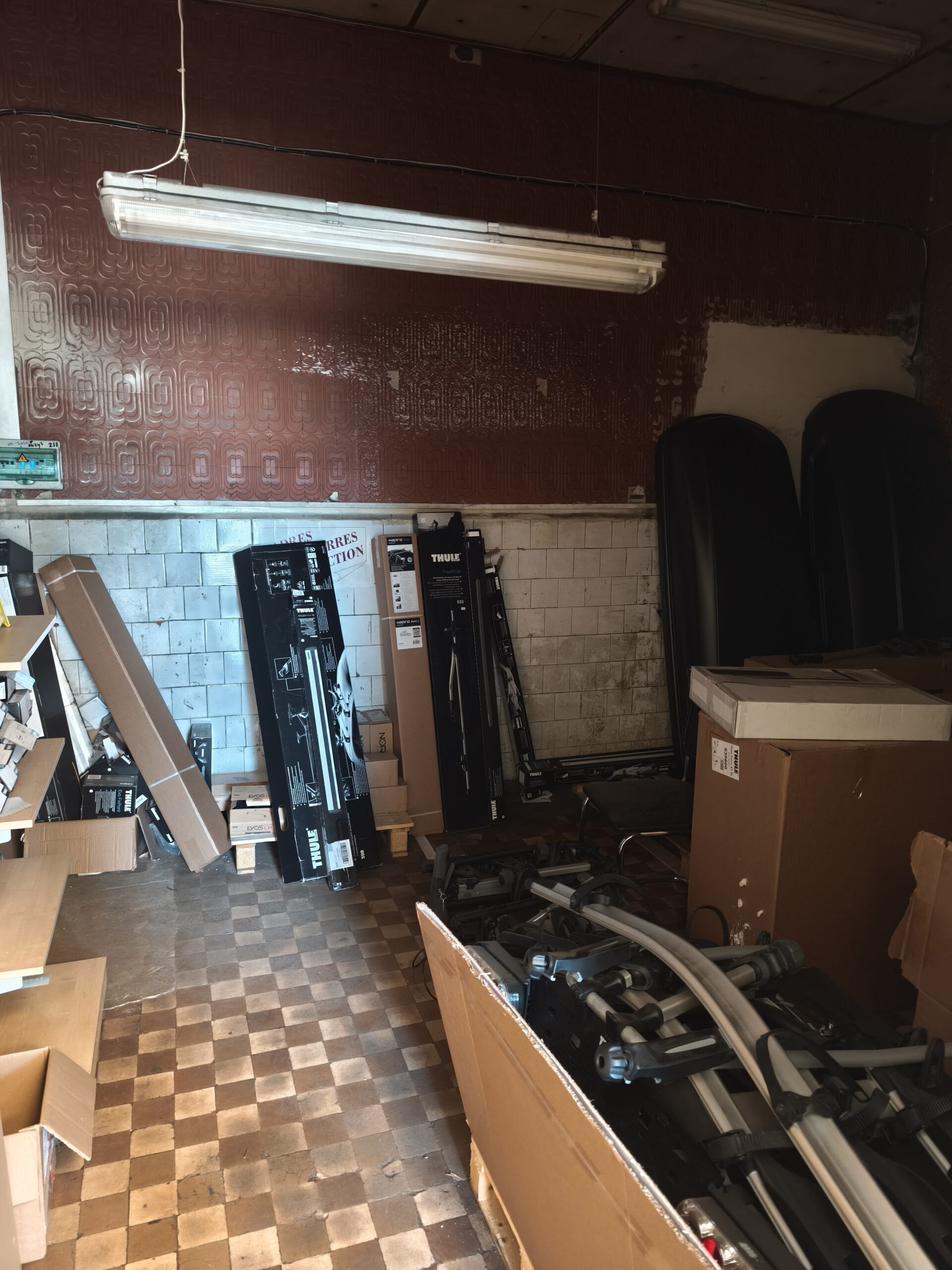 Išnuomojamos patalpos Auto servizui – gamybai – sandėliavimui P. Komunos g. Klaipėda