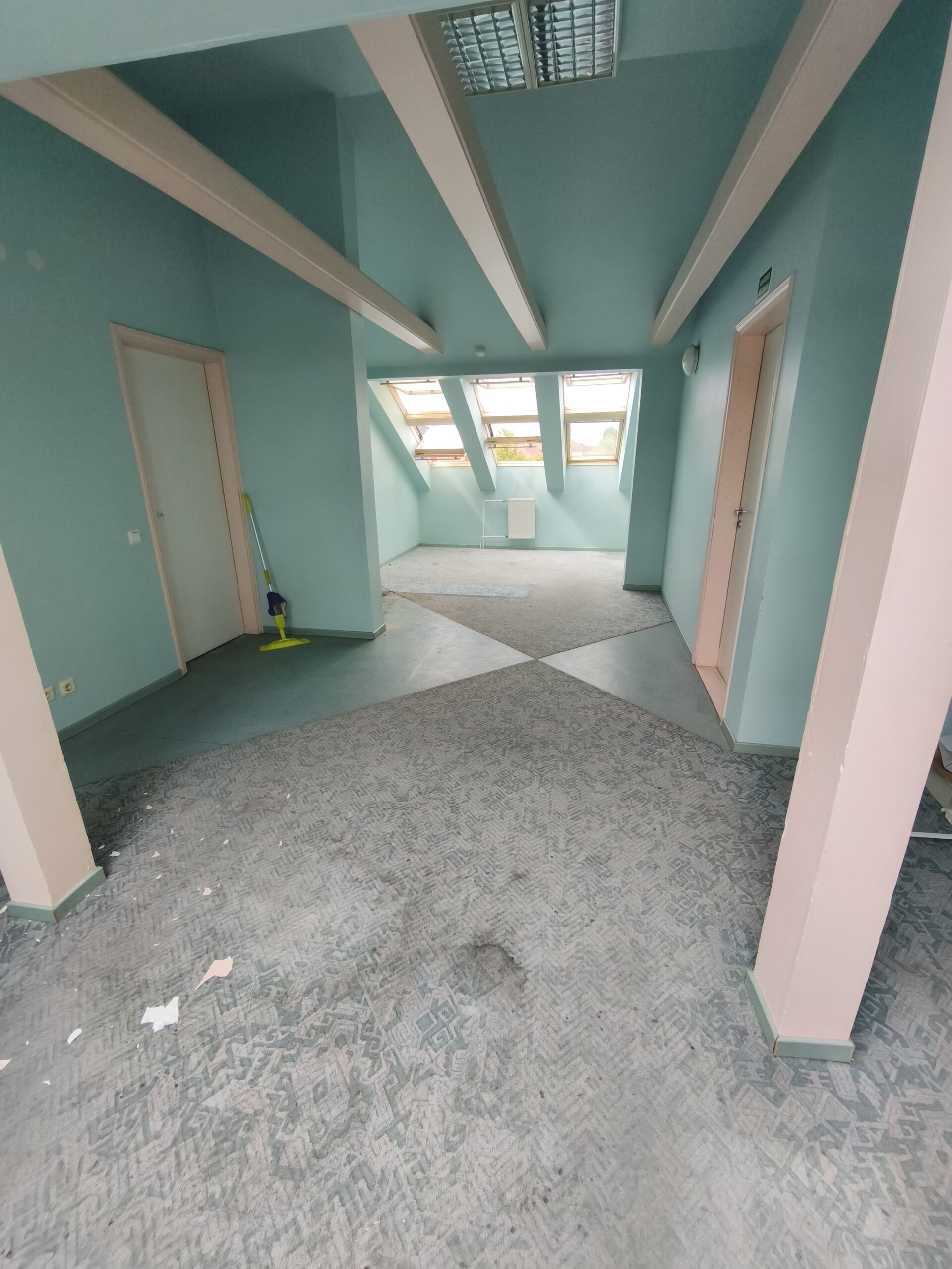 Išnuomojamos 80 kv.m. Patalpos centre Vytauto g. Tik už 600 eu/viskas įskaičiuota