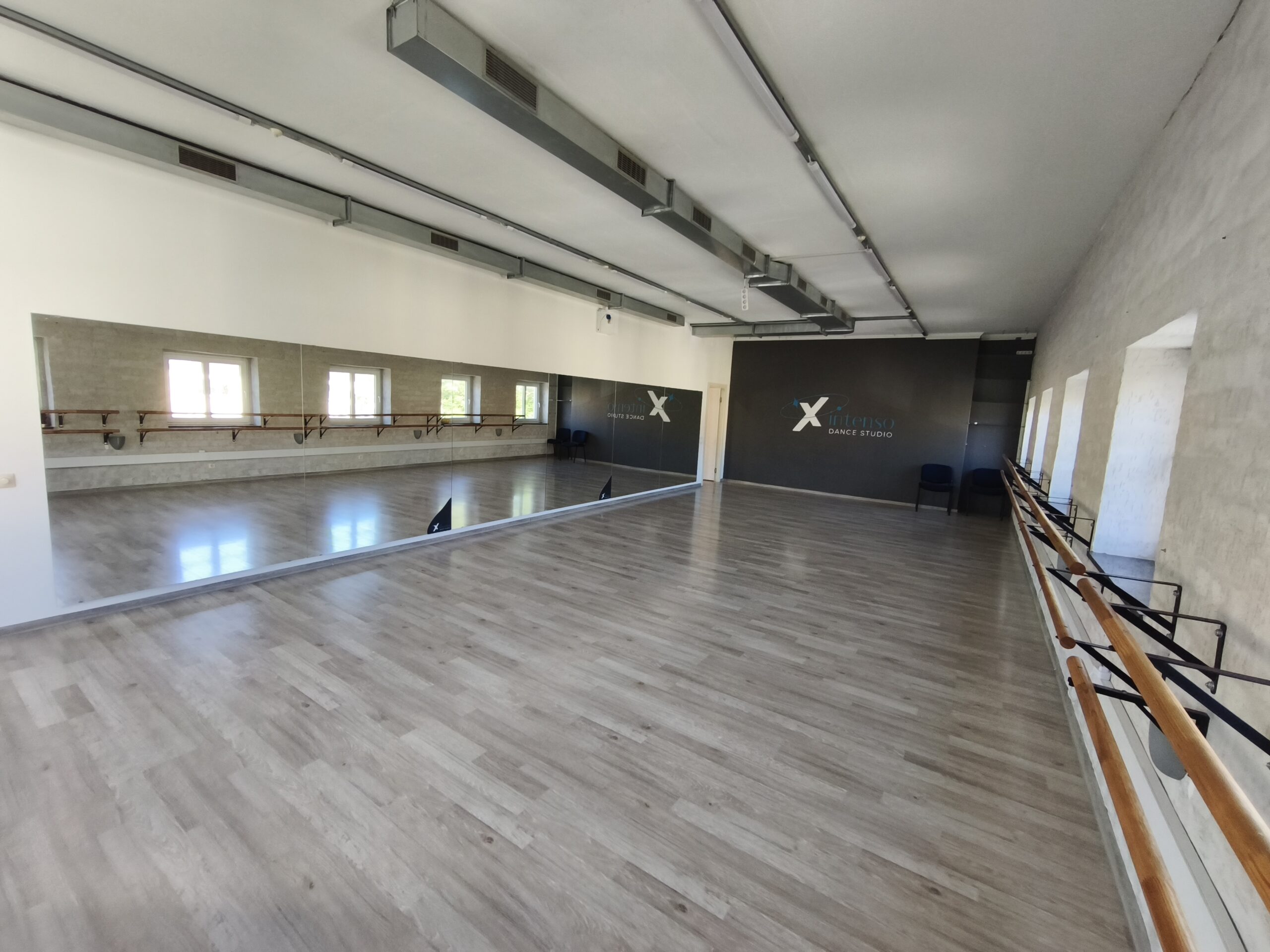 Išnuomojamos 110, 71, 49 kv.m. Patalpos Tiltų g. Klaipėdos senamiestyje