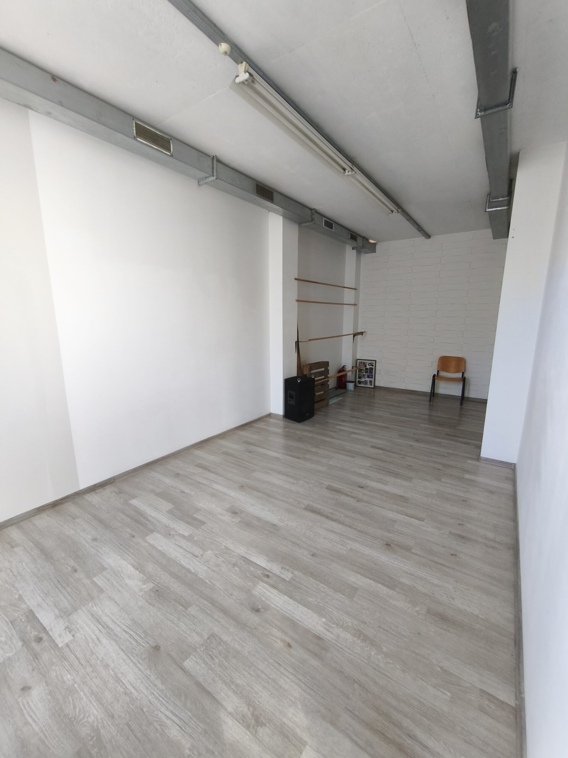 Išnuomojamos 110, 71, 49 kv.m. Patalpos Tiltų g. Klaipėdos senamiestyje